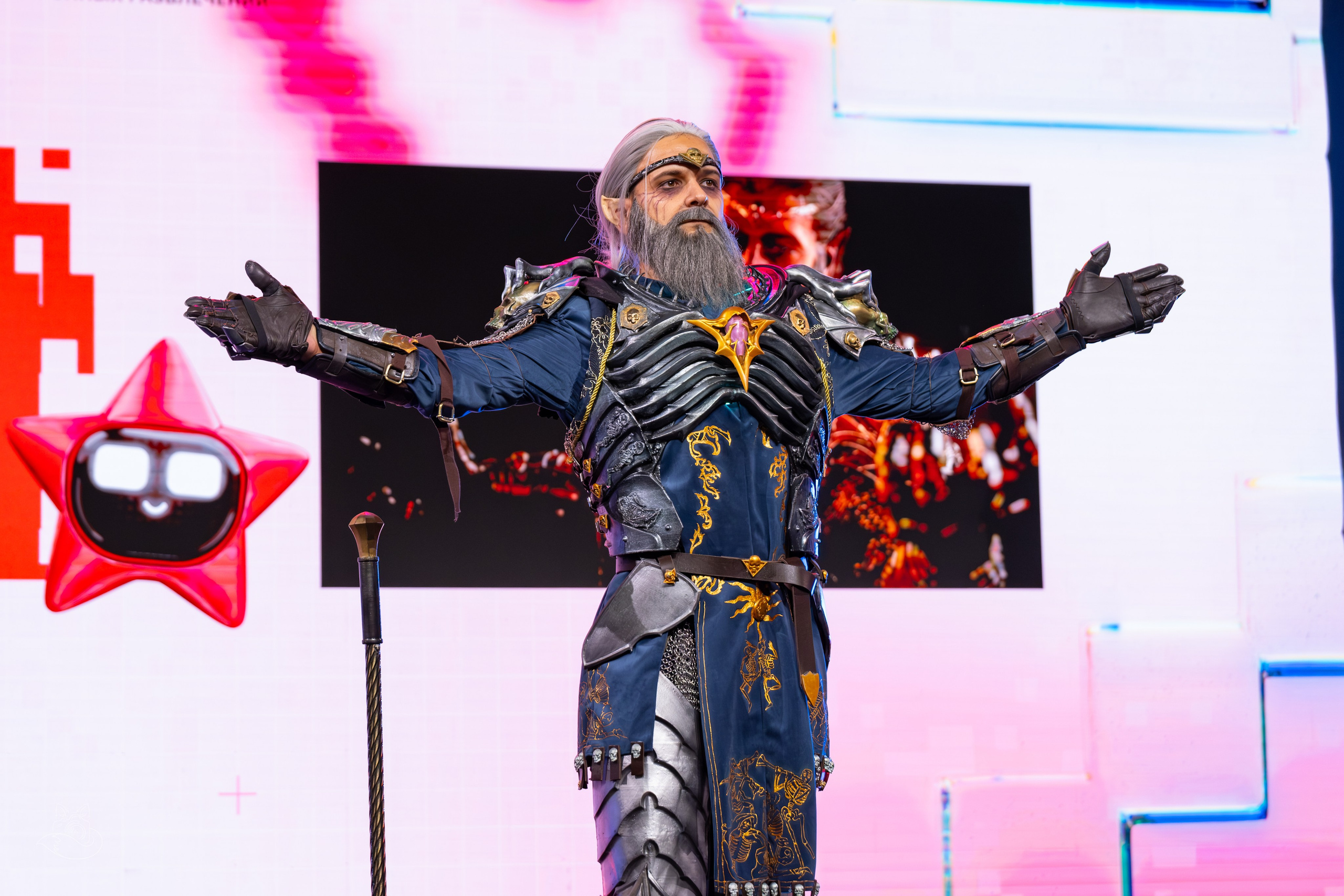 Сцена РЭД ЭКСПО 2024. Косплей фотограф