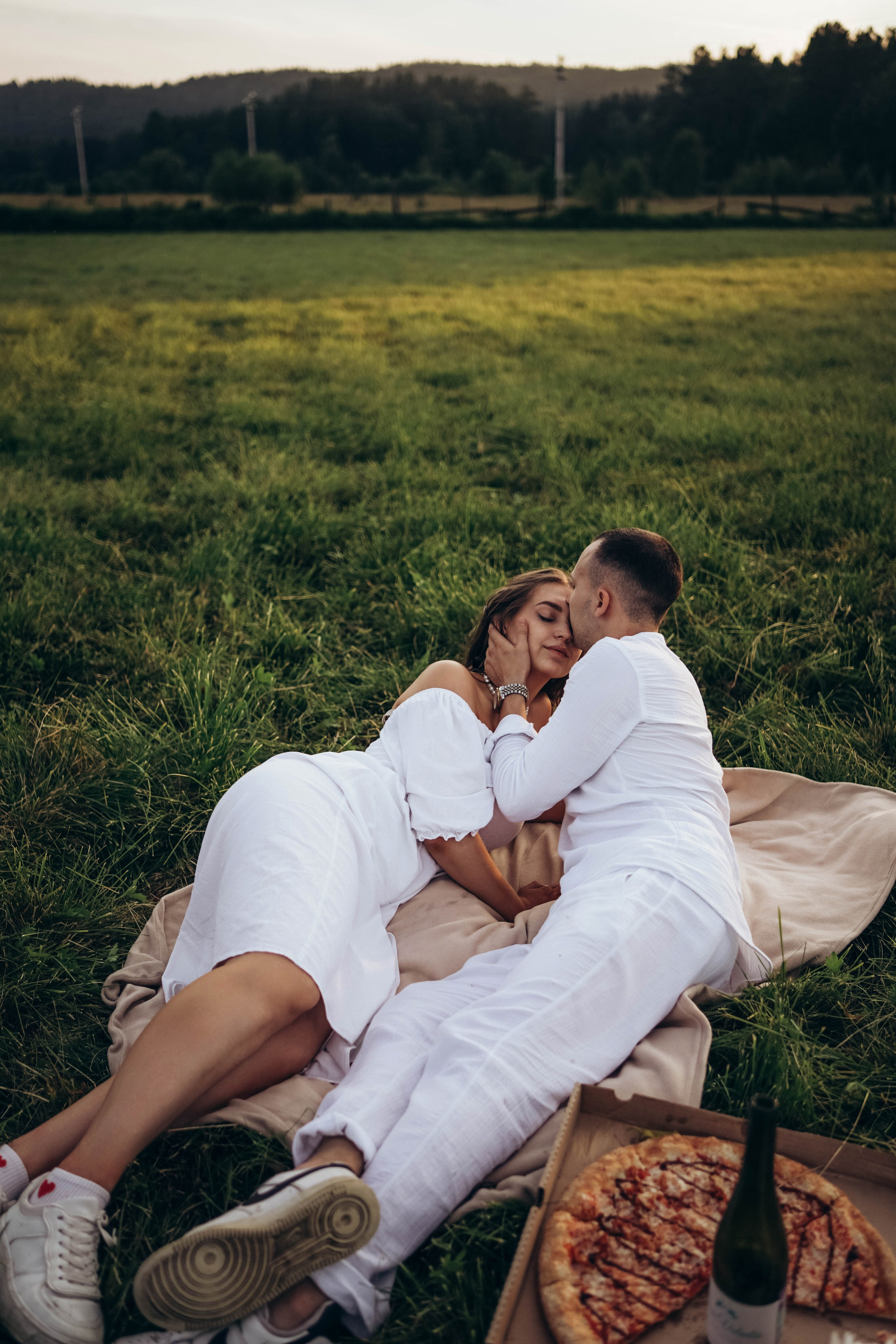 Аня и Паша: регистрация, прогулка по городу, выездная съемка на природе. Фотограф в Иркутске