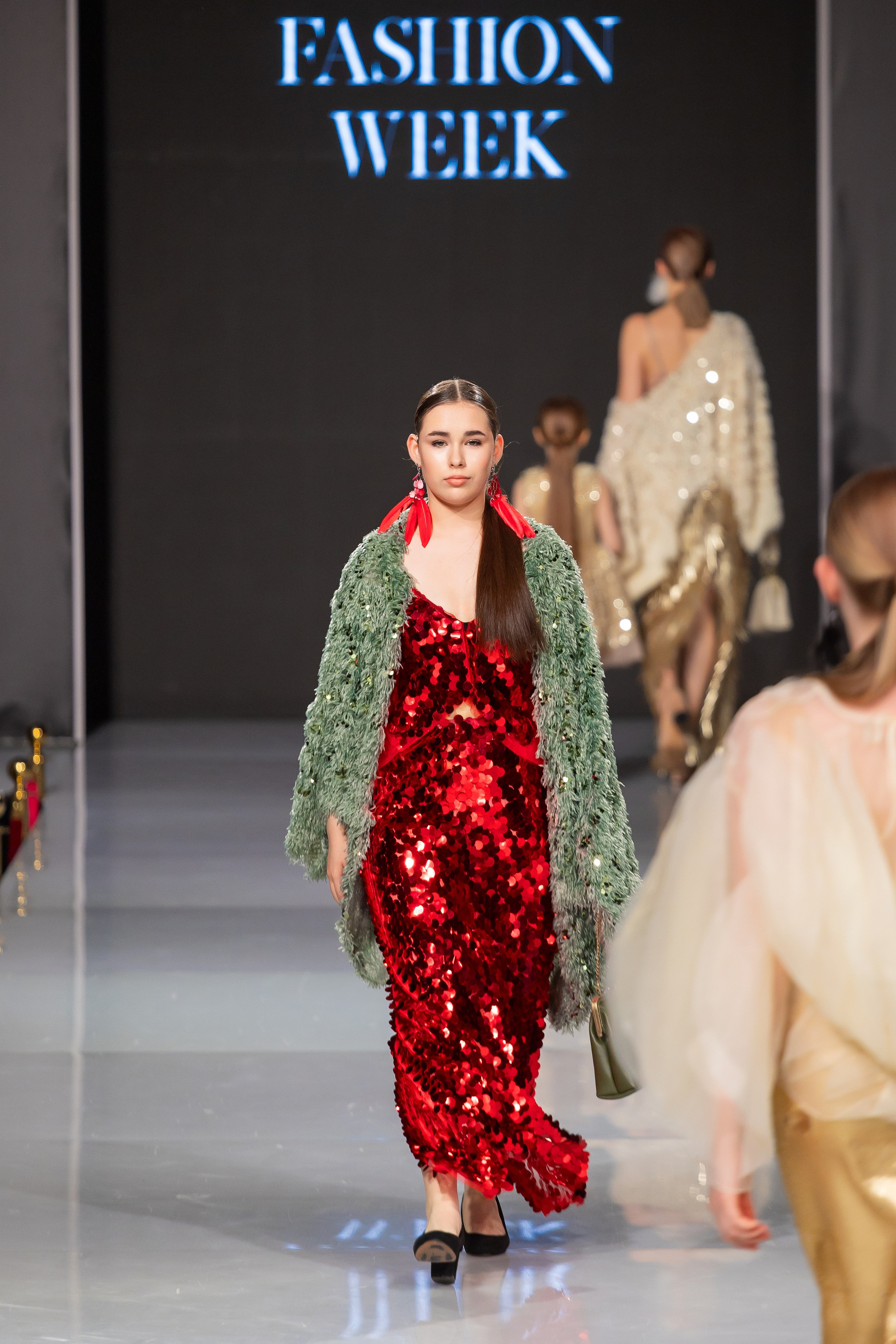 Estet Fashion Week. Photomantis