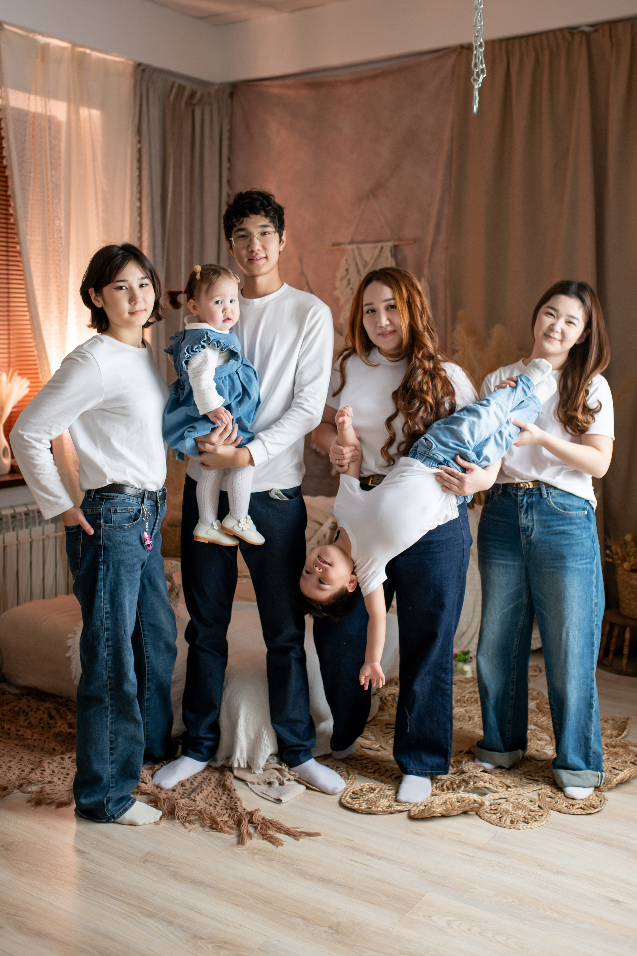 СЕМЕЙНЫЙ ВЕСЕННИЙ (Фотограф Лидия). Творческая команда Ульяшевы, свадебная и семейная фотография. Кахахста