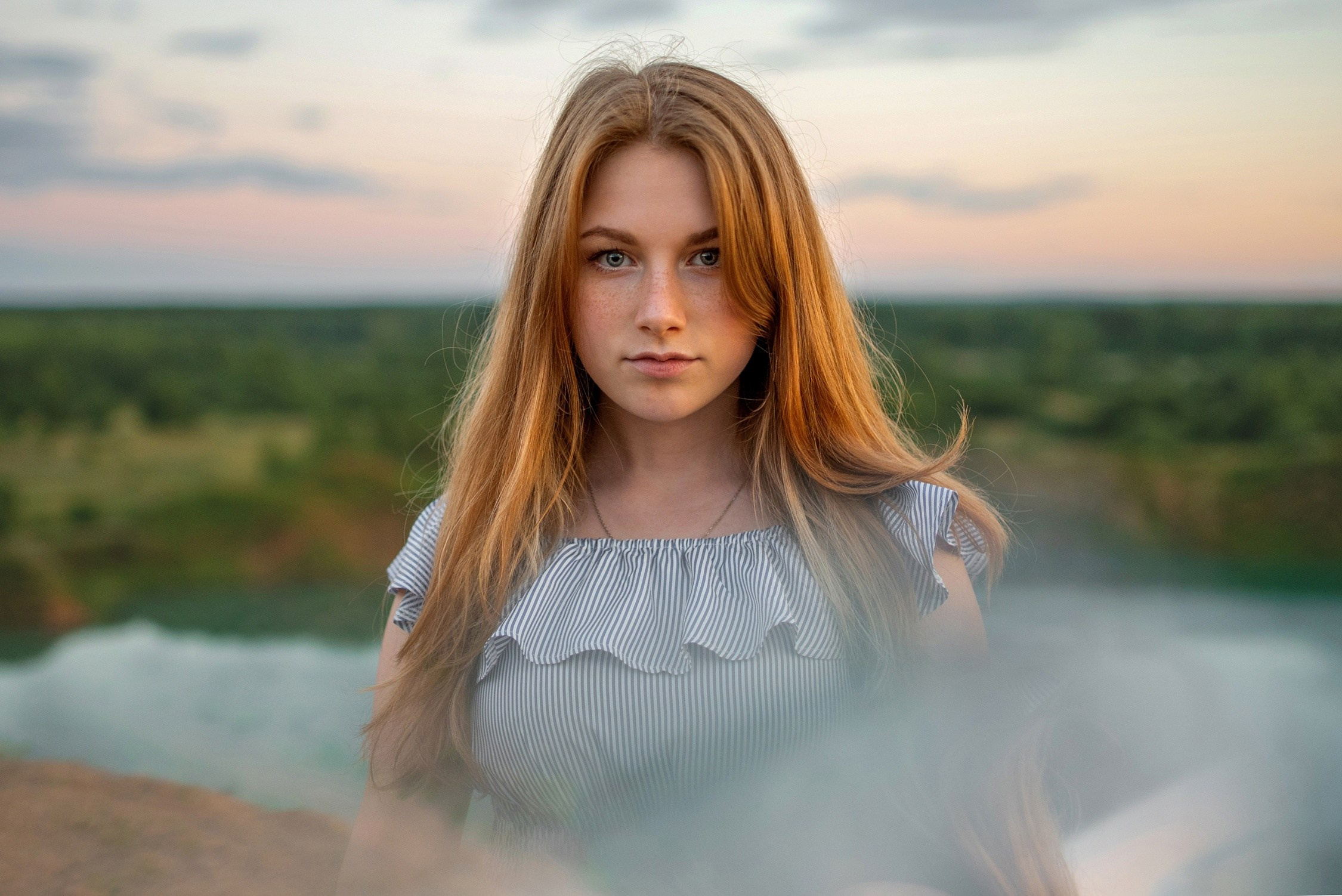 Даша на песчаном озере. Портретная и репортажная съёмка