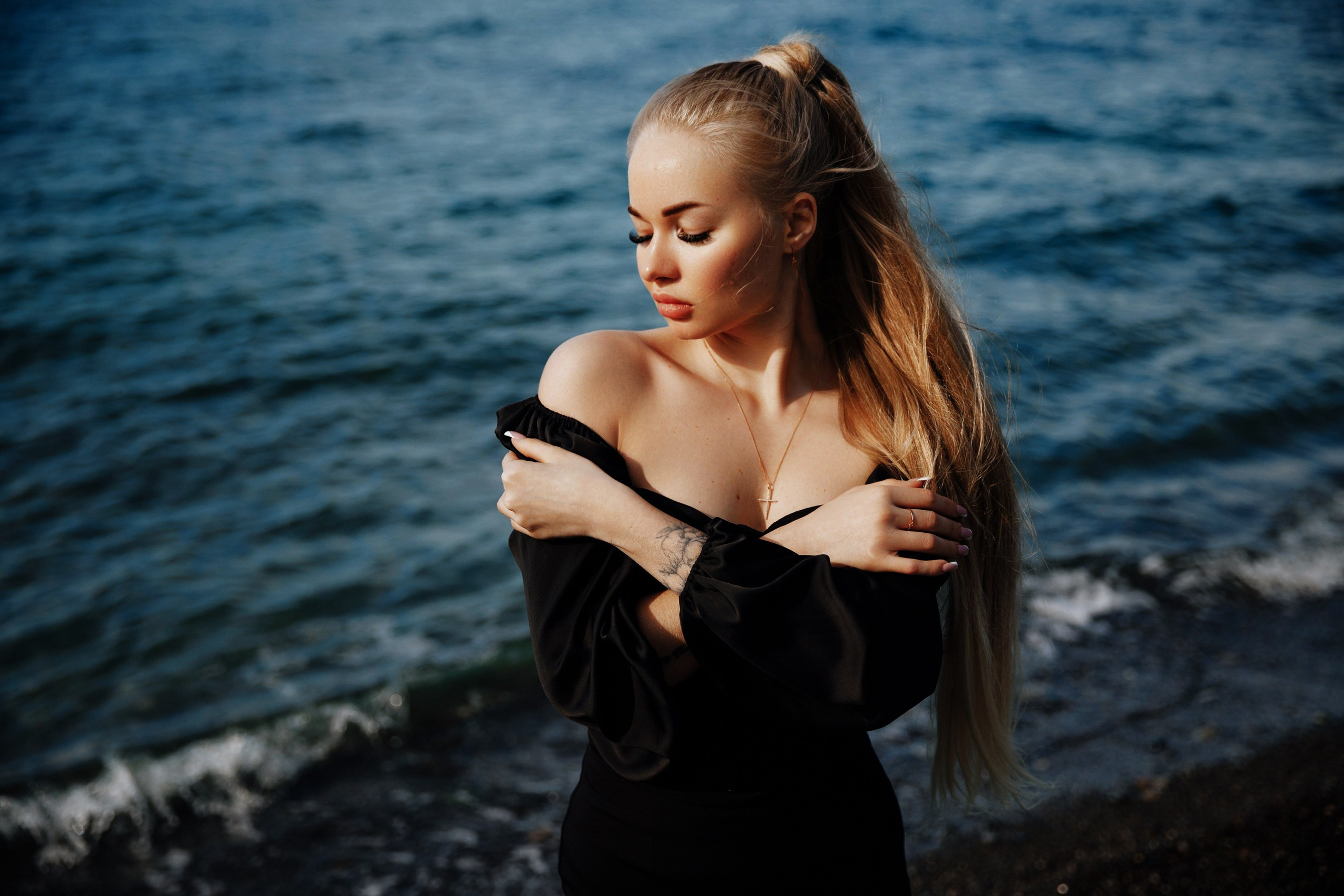 Женский портрет на природе в Сочи. Профессиональный фотограф в Сочи Виктория Джой. Обучение