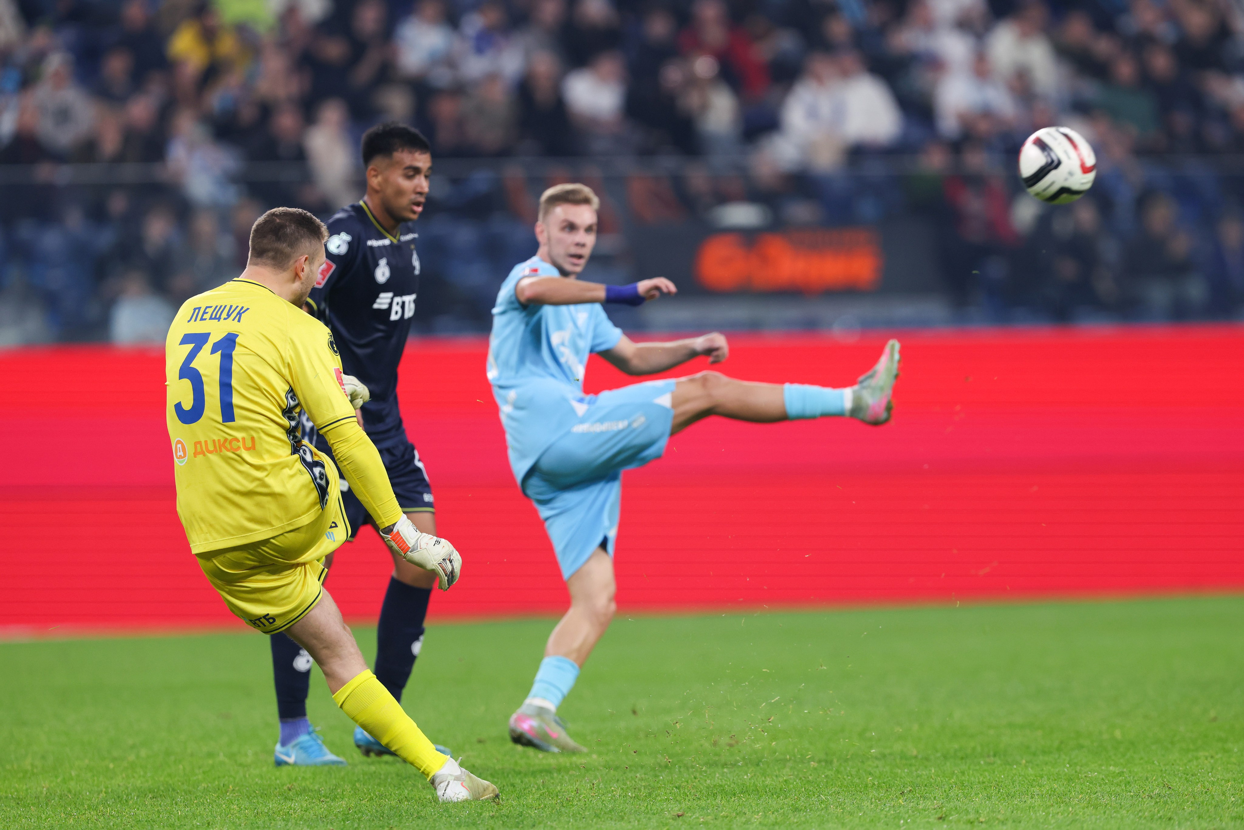 ФК «Зенит — ФК «Динамо» Москва 05.11.2025. Спортивный и репортажный фотограф Антон Тереханов