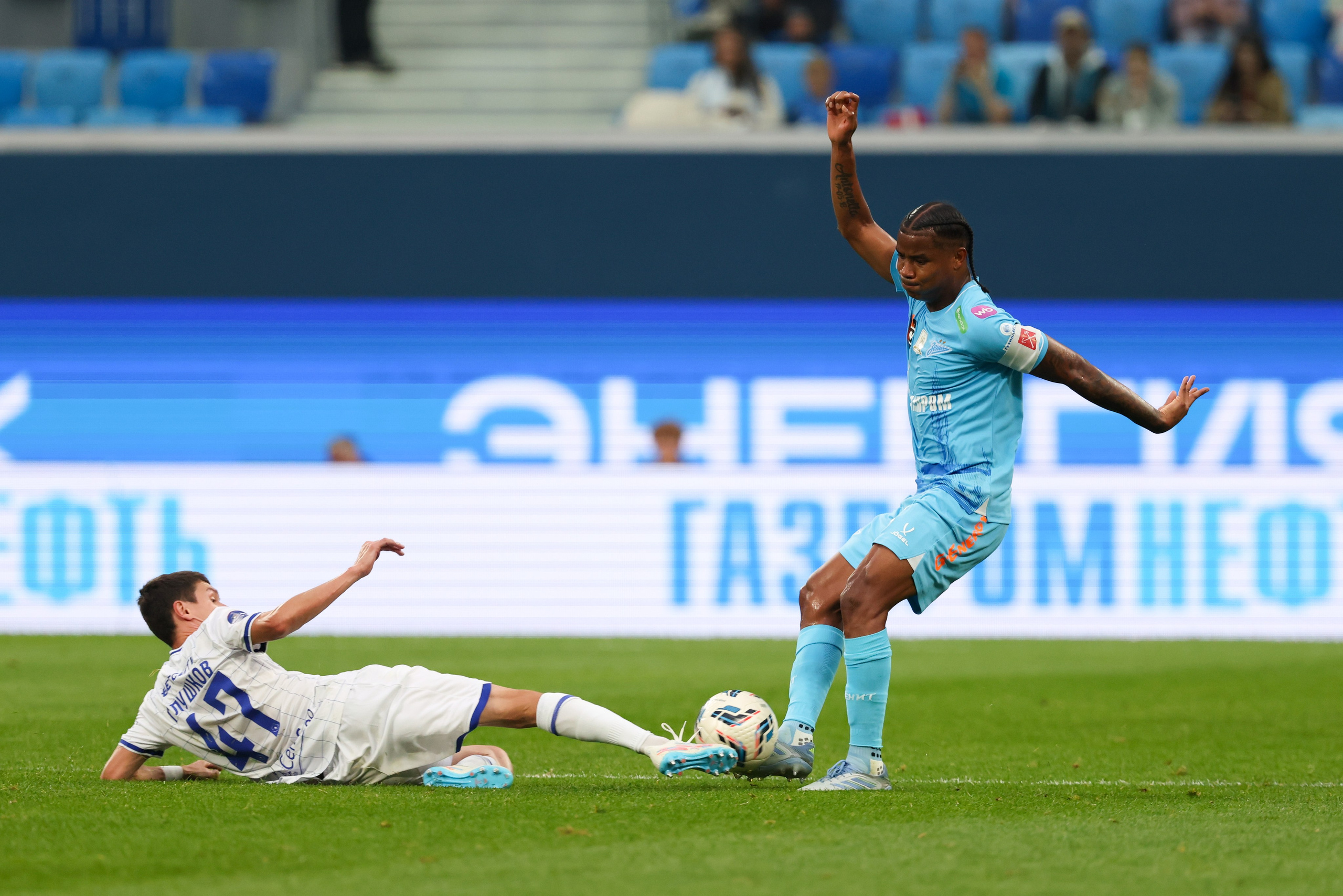 ФК «Зенит» — ФК «Динамо» Махачкала 23.08.2025. Спортивный и репортажный фотограф Антон Тереханов