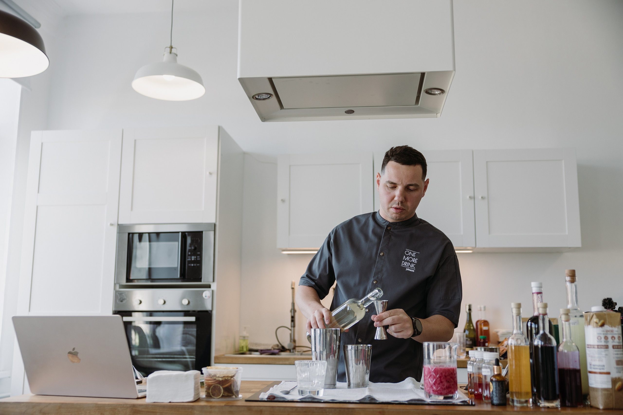 Мастер-класс по созданию коктейлей. Репортажный фотограф в Мурманской области