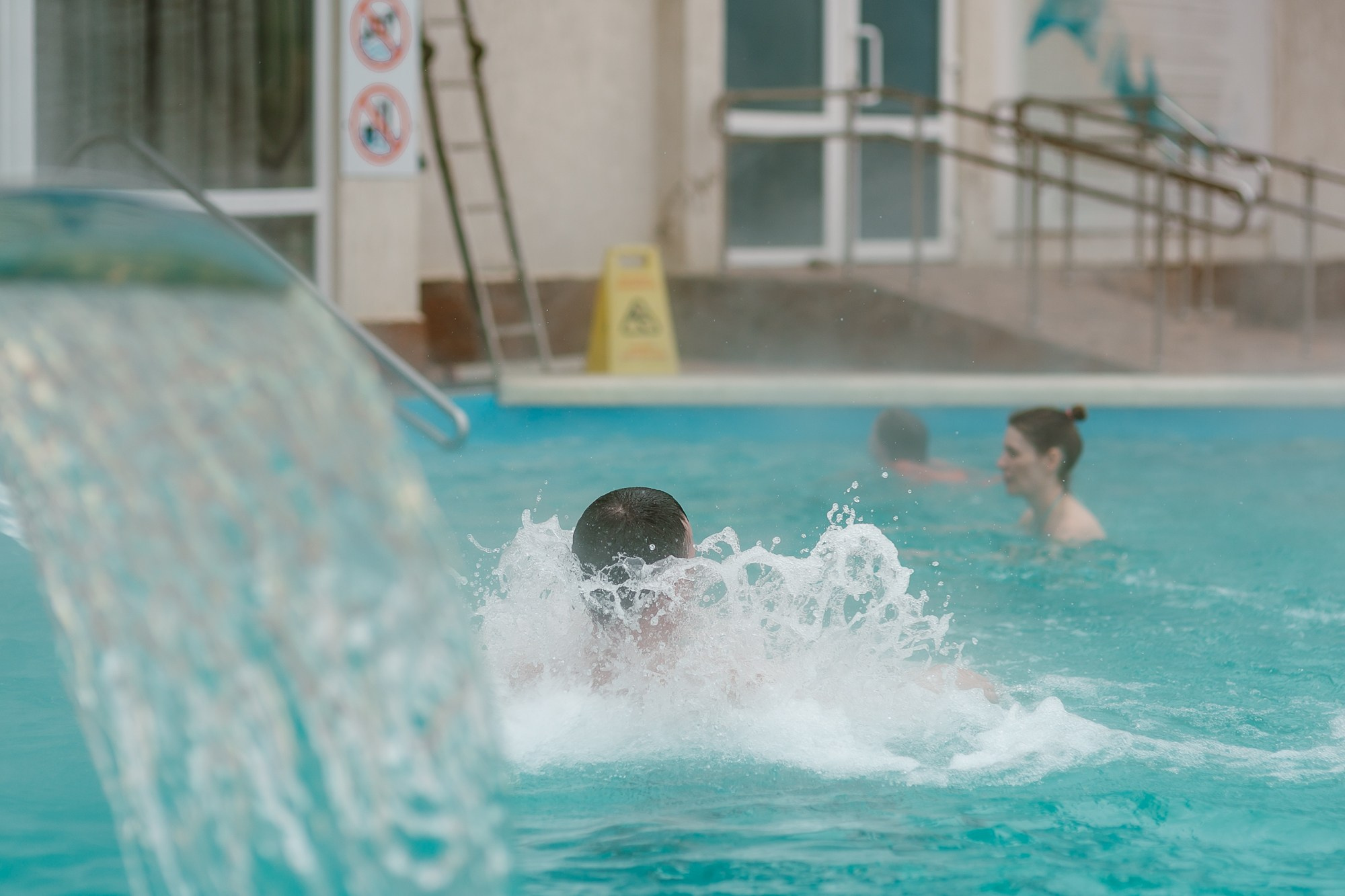 Фотографии территории термального источника март 2024 год