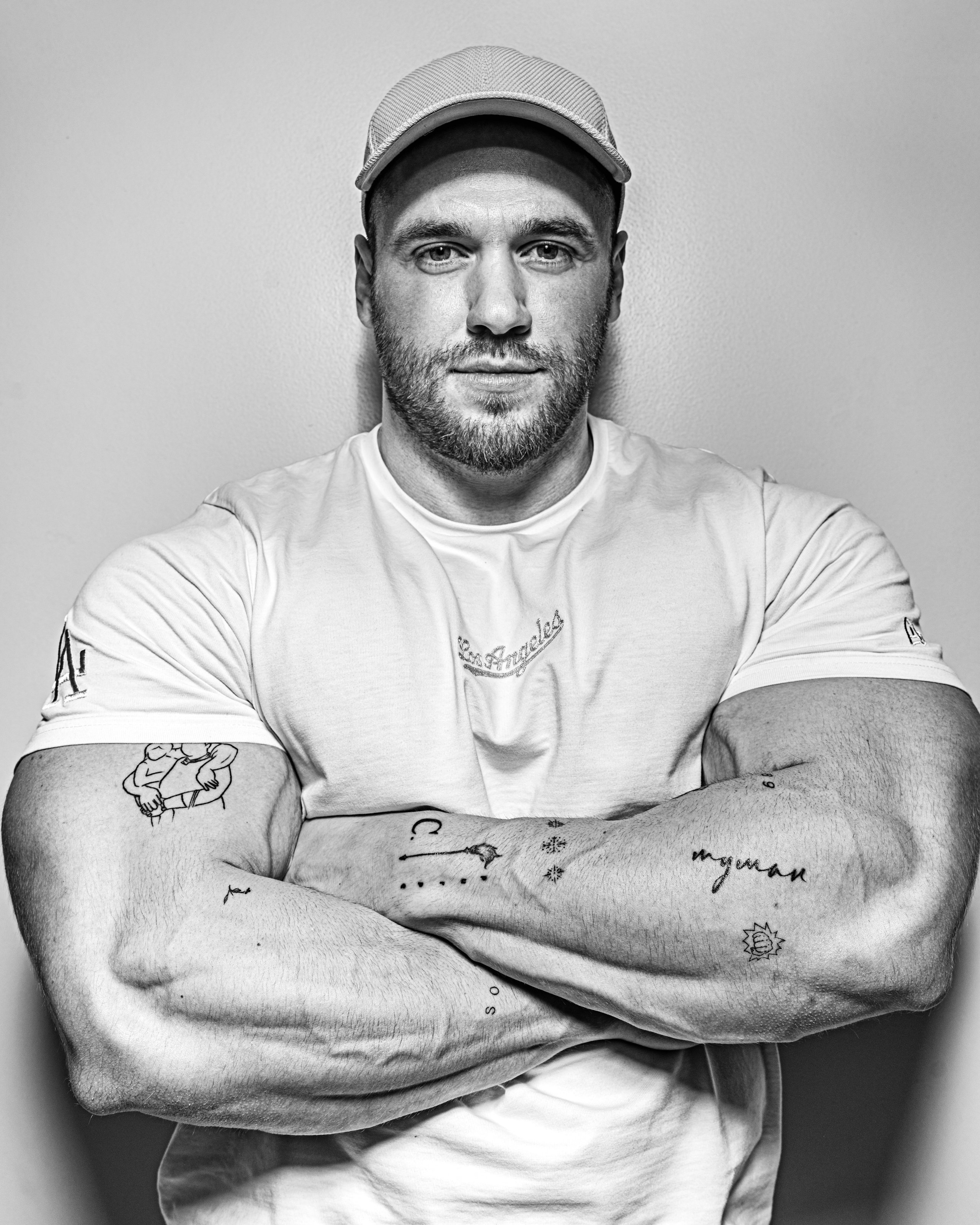 Photographer for bloggers and media personalities for advertising and Reels. Portrait photographer Moscow, UAE, Oleg Koshmarov