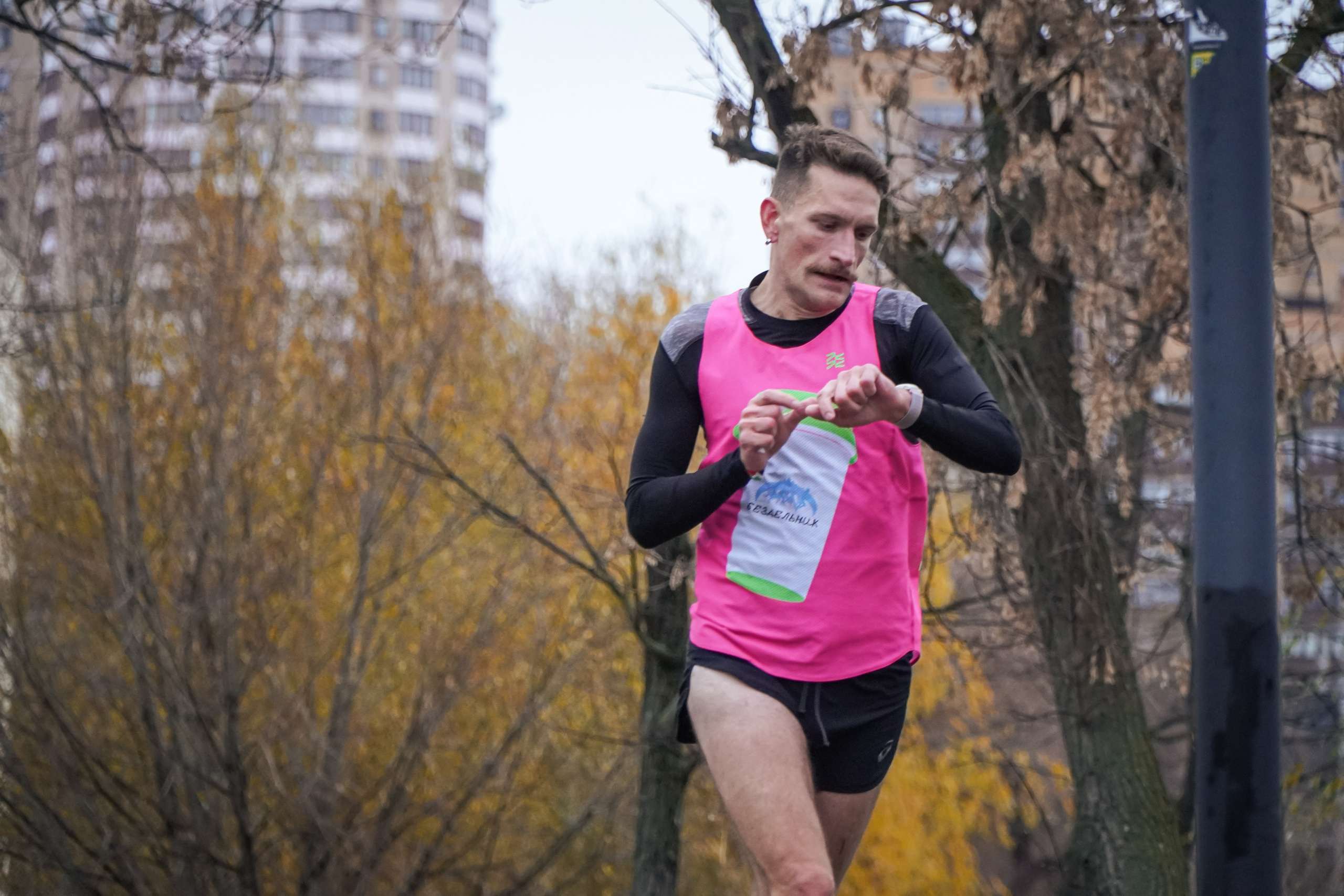 5 вёрст Реутов 16.11.2024. Роман Капилюшов. Бег. Фото. Видео. г. Люберцы