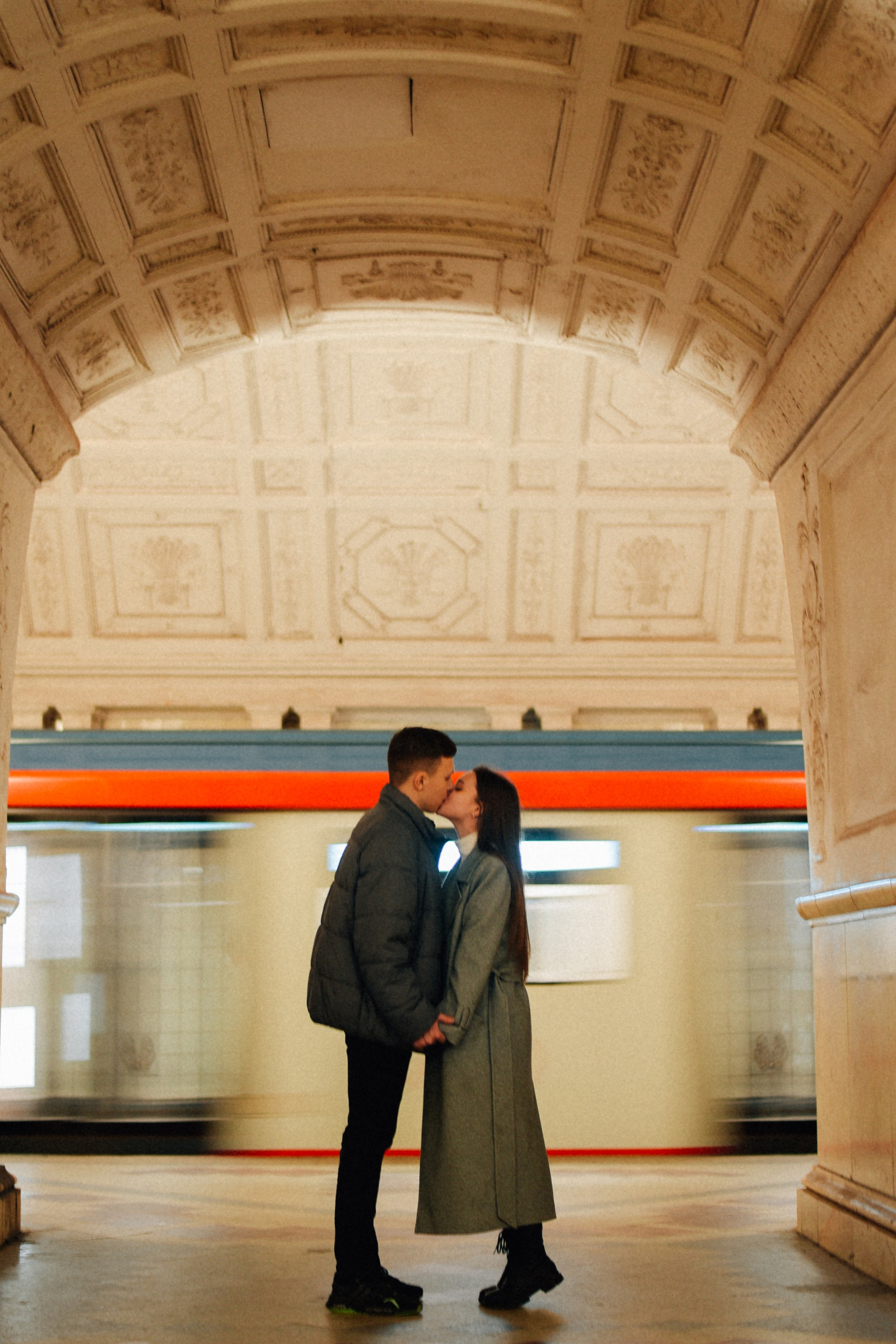 Пустое метро. Фотограф Лола Волна, город Москва