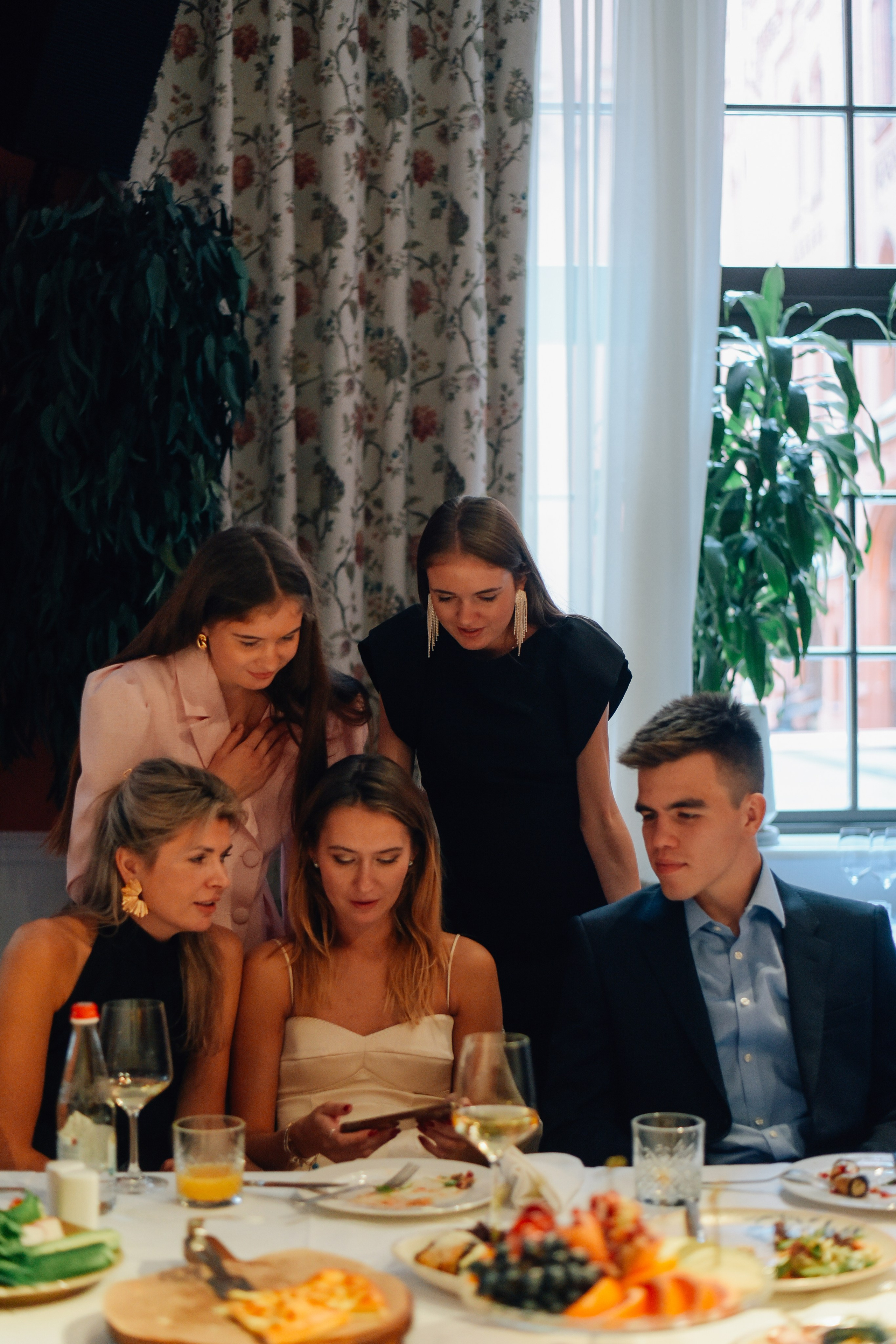 Венчание Храм Живоначальной Троицы на Воробьёвых горах. Фотограф Лола Волна, город Москва