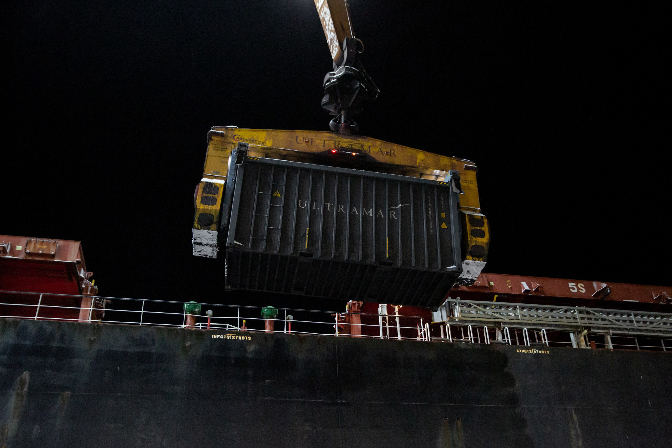 Зимняя разгрузка ULTRAMAR. Снимаю съемки