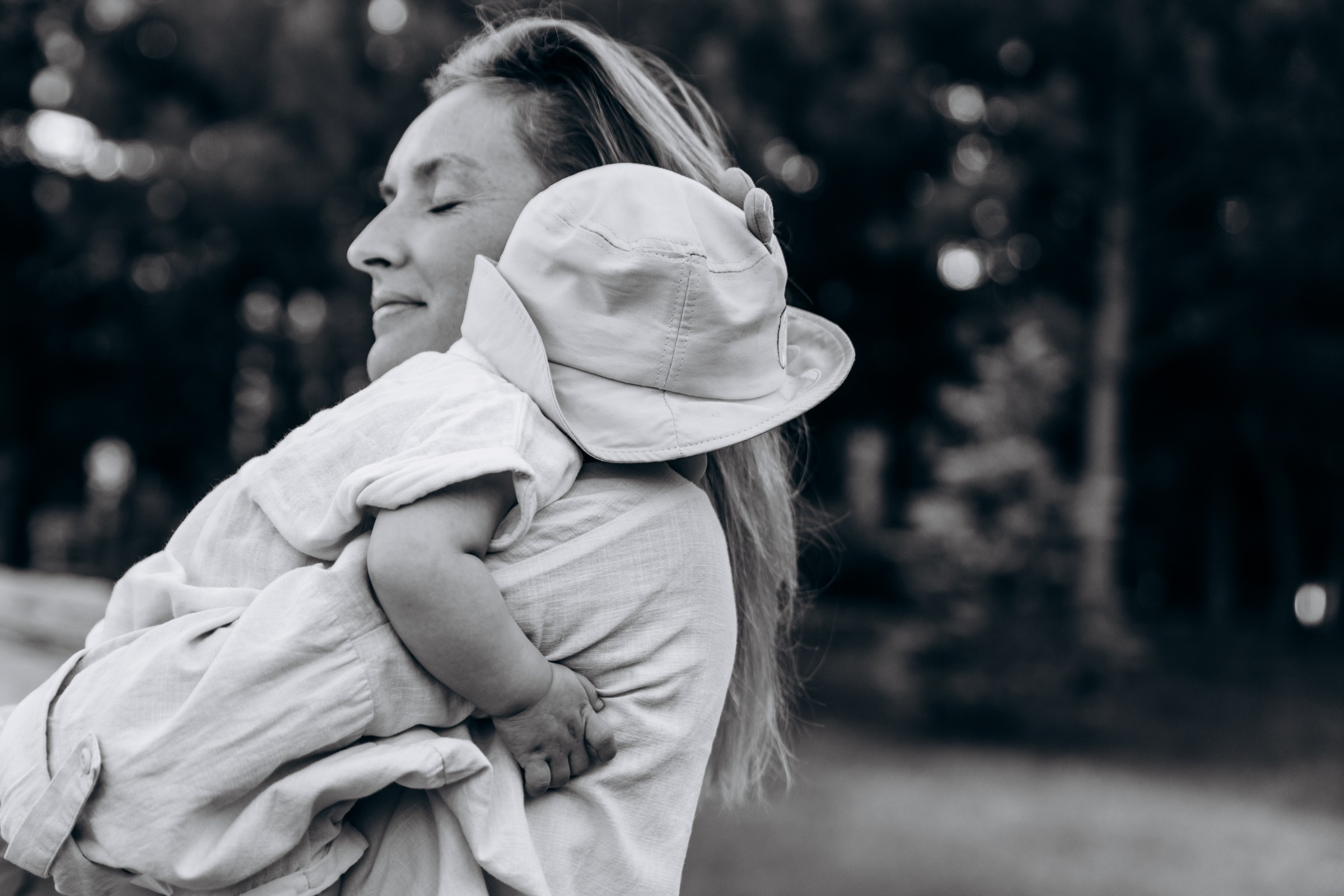 Дети и семьи. На моих фотографиях дети всегда улыбаются и смеются по-настоящему. Я знаю что для этого нужно. Применяю секретный секрет). Фотограф в Крыму — Федор зайцев. Свадебная, семейная и портретная съёмка. Фотографии для контента, для бизнеса. Корпоративная съёмка