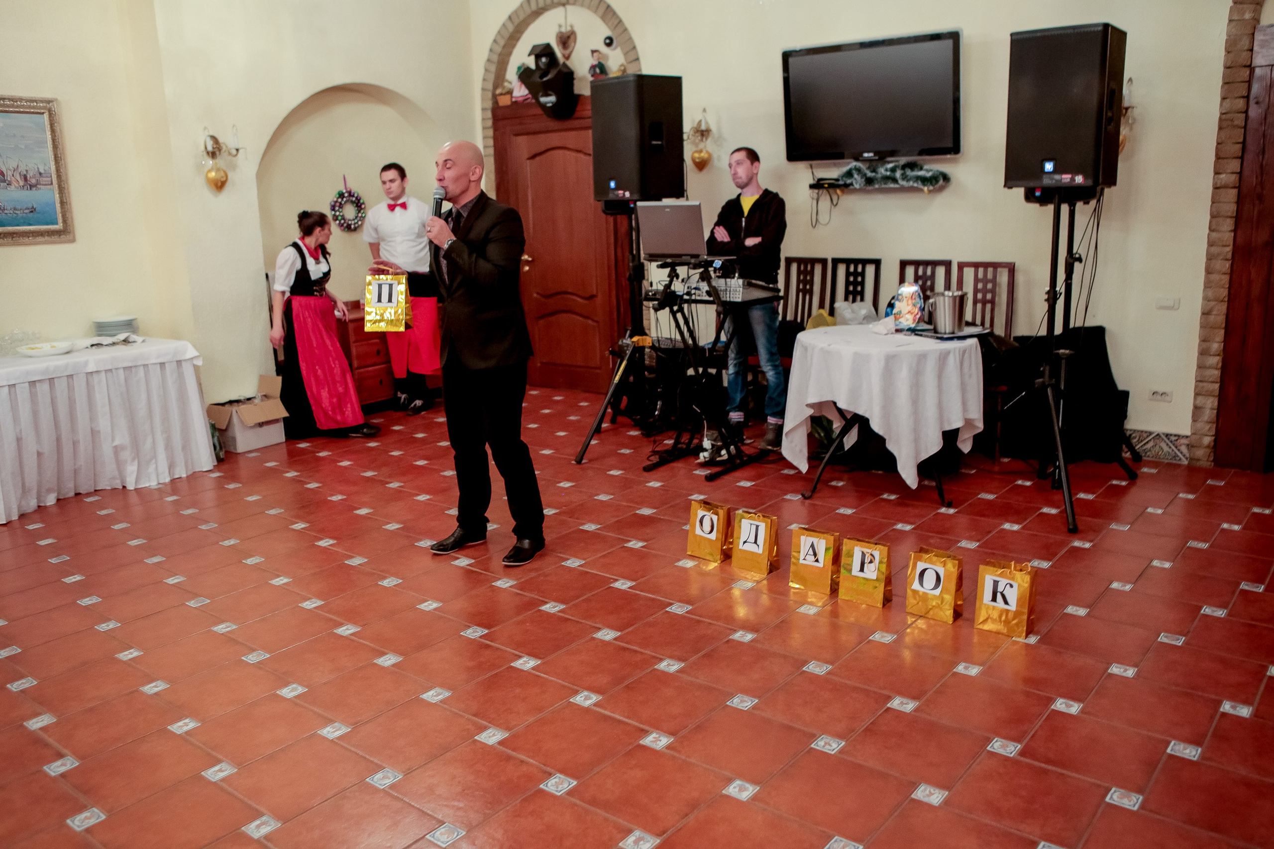 Корпоратив. Max Matvich and Victoria Basova are professionals in their field