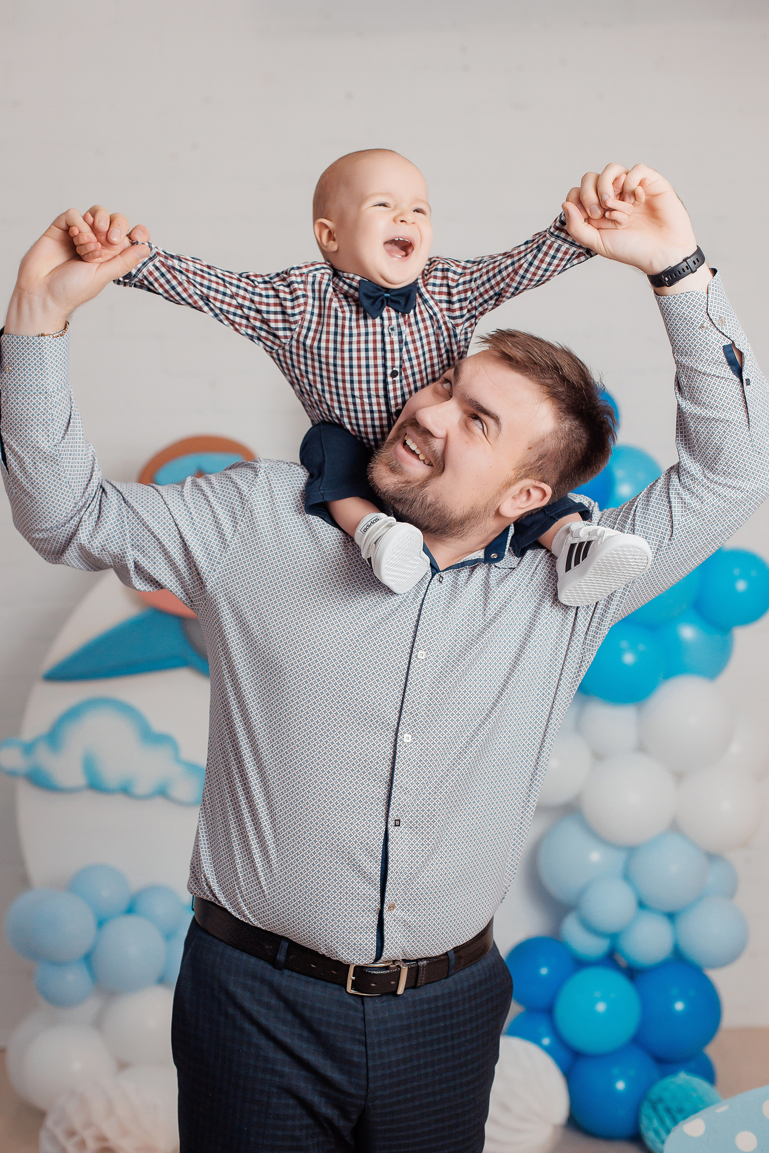 Семейная фотосессия в фотостудии и на природе в Твери. Свадебный и семейный фотограф в Твери и Тверской области