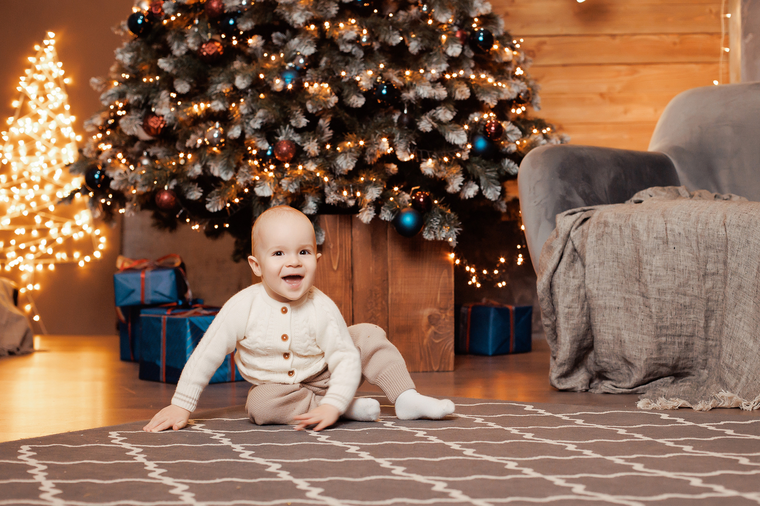 Семейная фотосессия в фотостудии и на природе в Твери. Свадебный и семейный фотограф в Твери и Тверской области