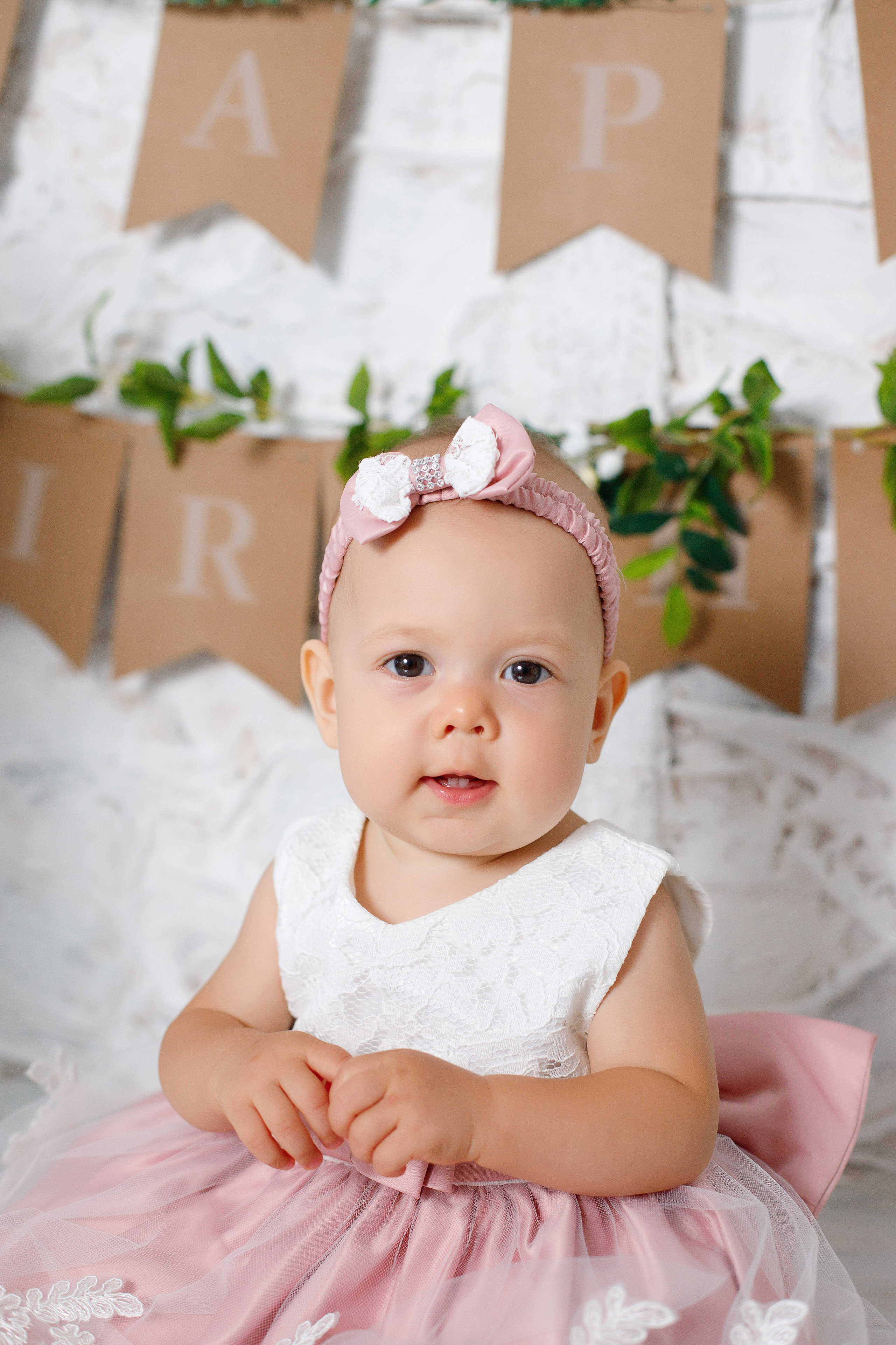 Семейная фотосессия в фотостудии и на природе в Твери. Свадебный и семейный фотограф в Твери и Тверской области