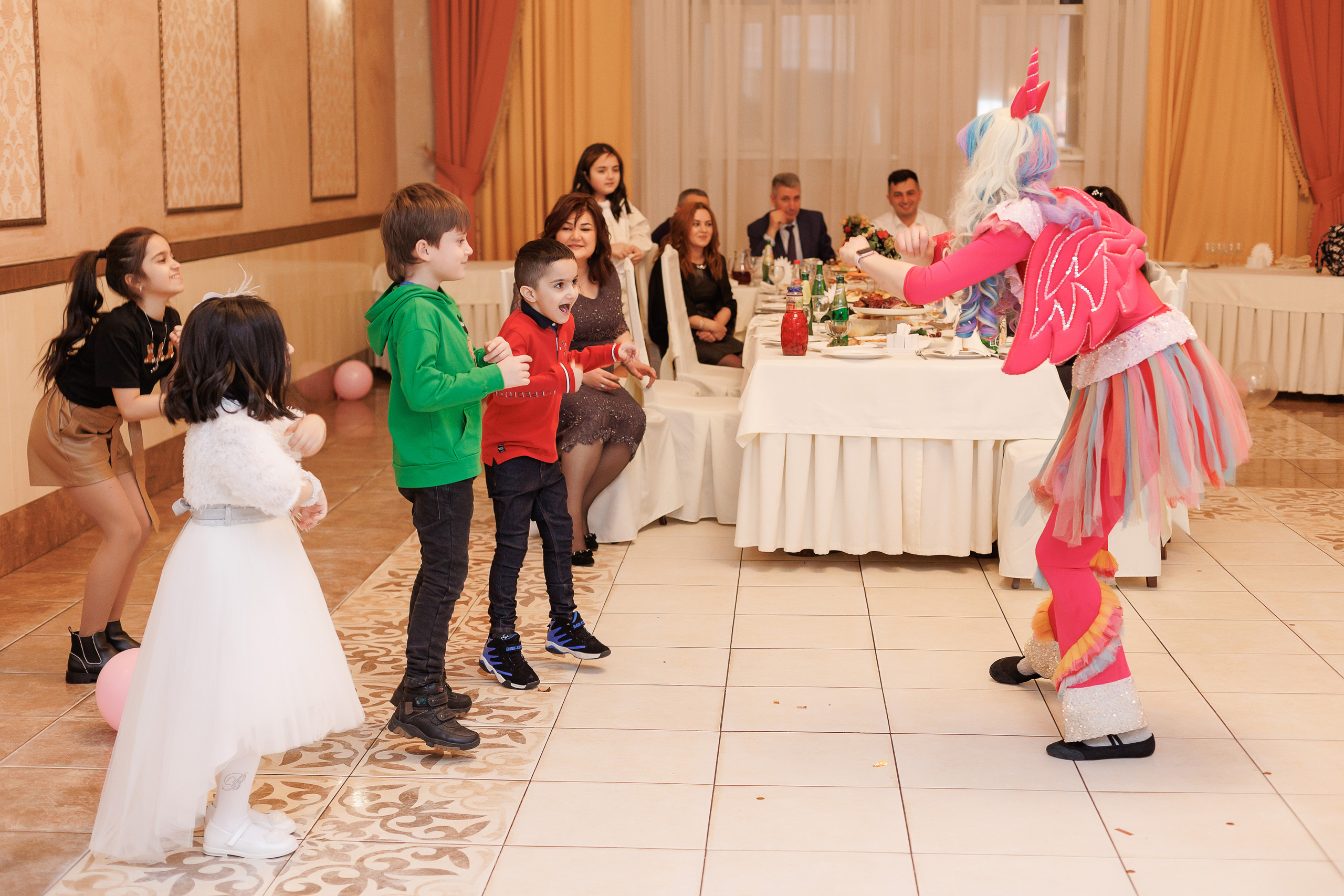Фотограф на день рождения, мероприятие и банкет Твери. Свадебный и семейный фотограф в Твери и Тверской области
