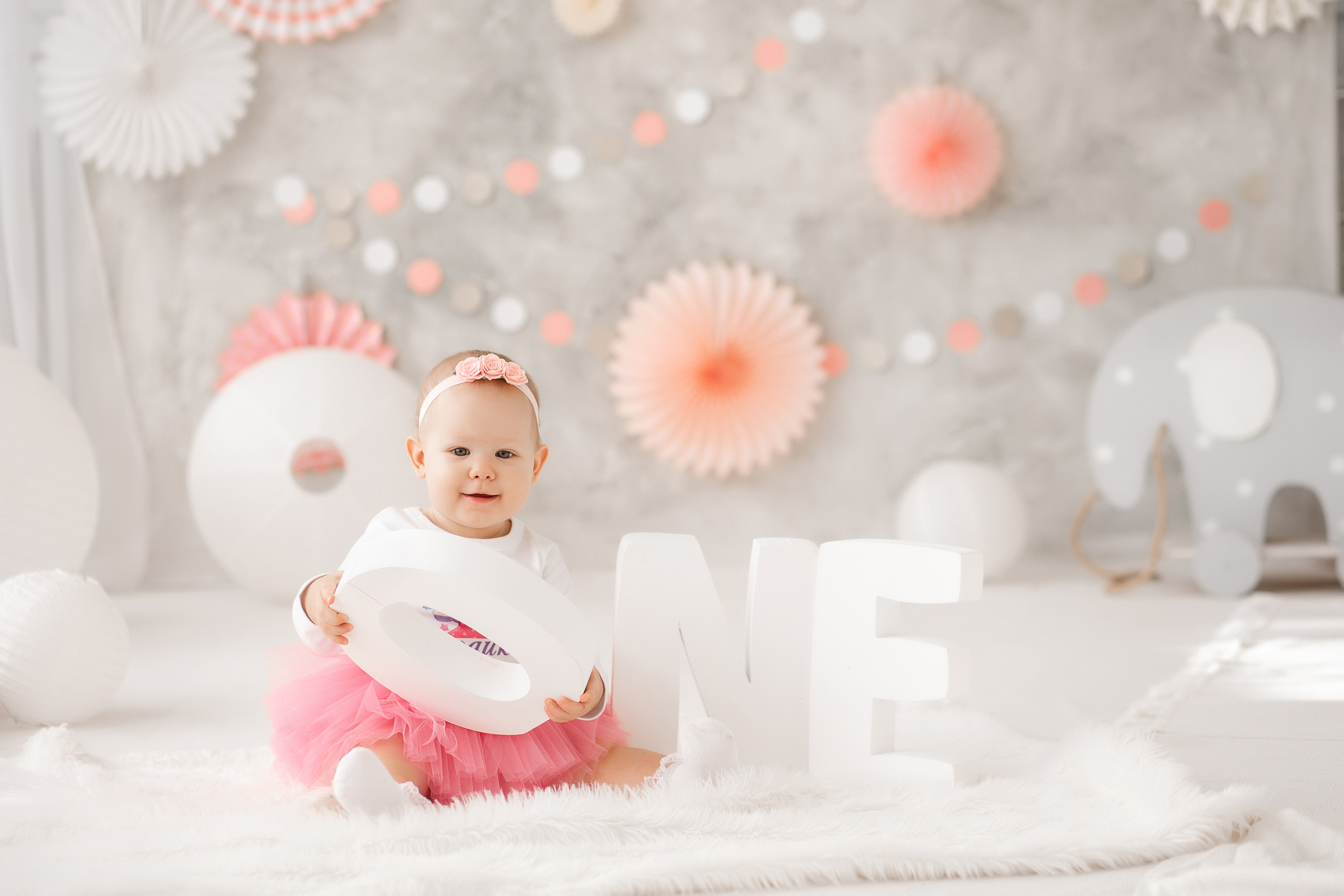 Семейная фотосессия в фотостудии и на природе в Твери. Свадебный и семейный фотограф в Твери и Тверской области