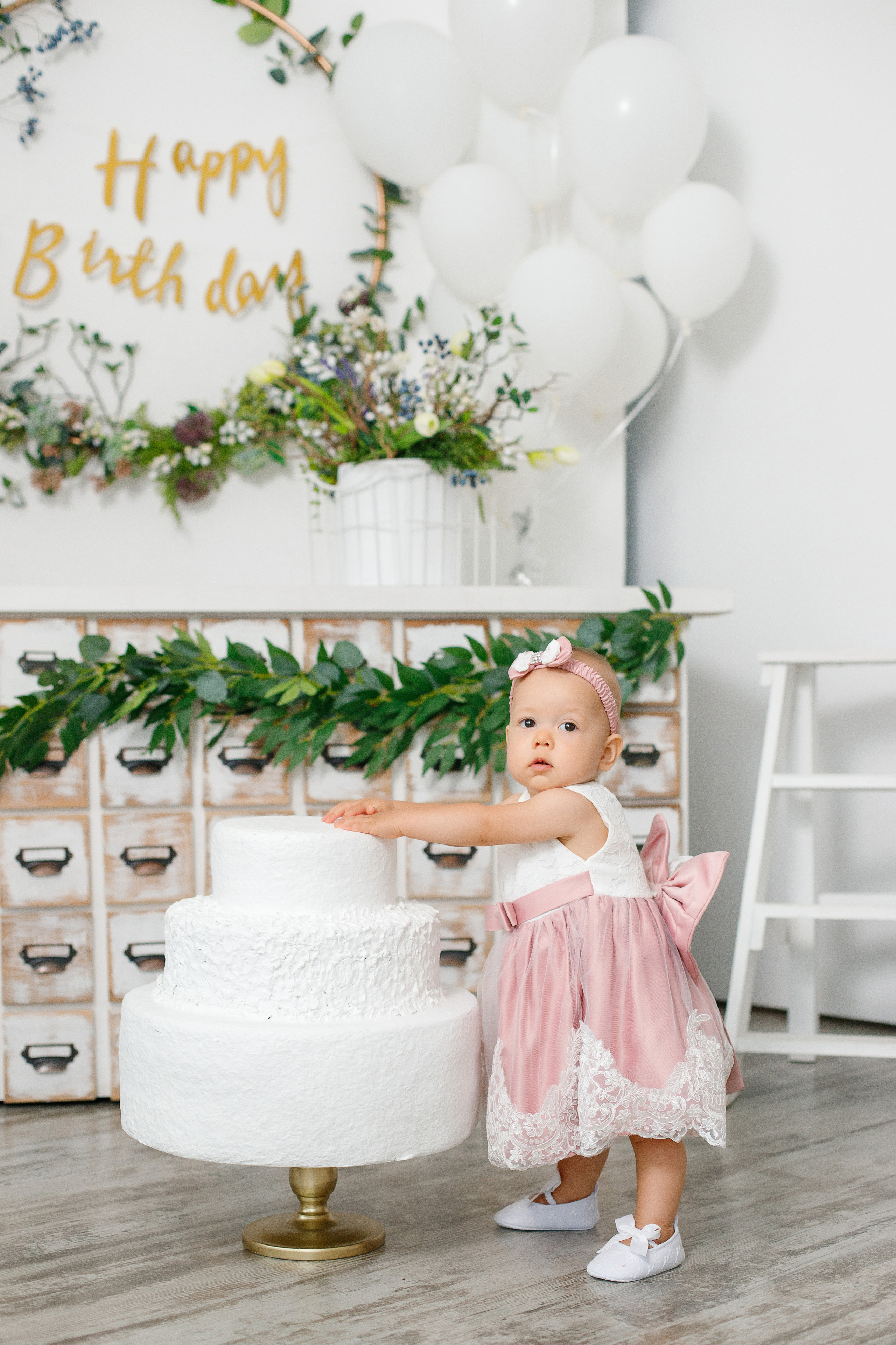 Семейная фотосессия в фотостудии и на природе в Твери. Свадебный и семейный фотограф в Твери и Тверской области