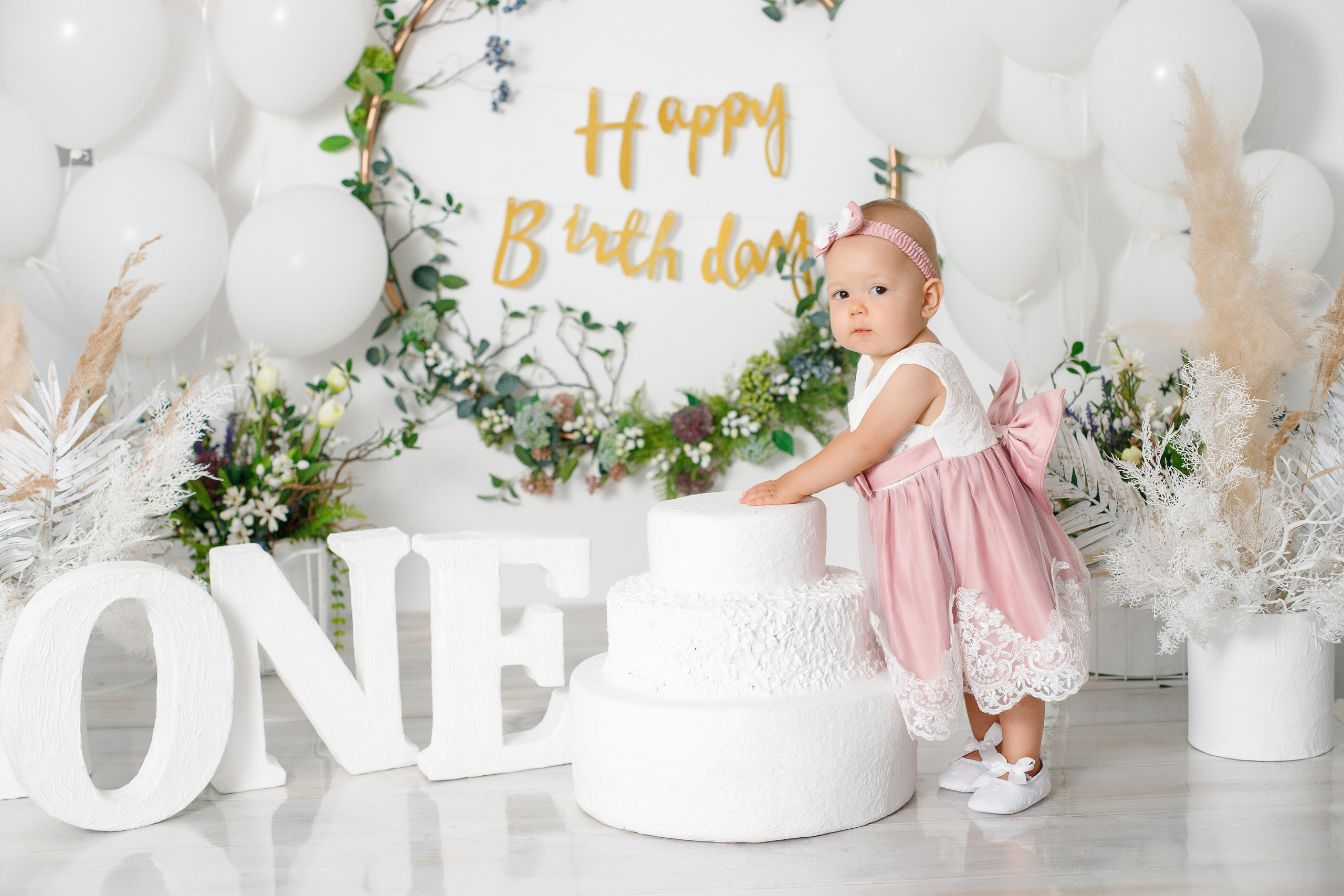 Семейная фотосессия в фотостудии и на природе в Твери. Свадебный и семейный фотограф в Твери и Тверской области