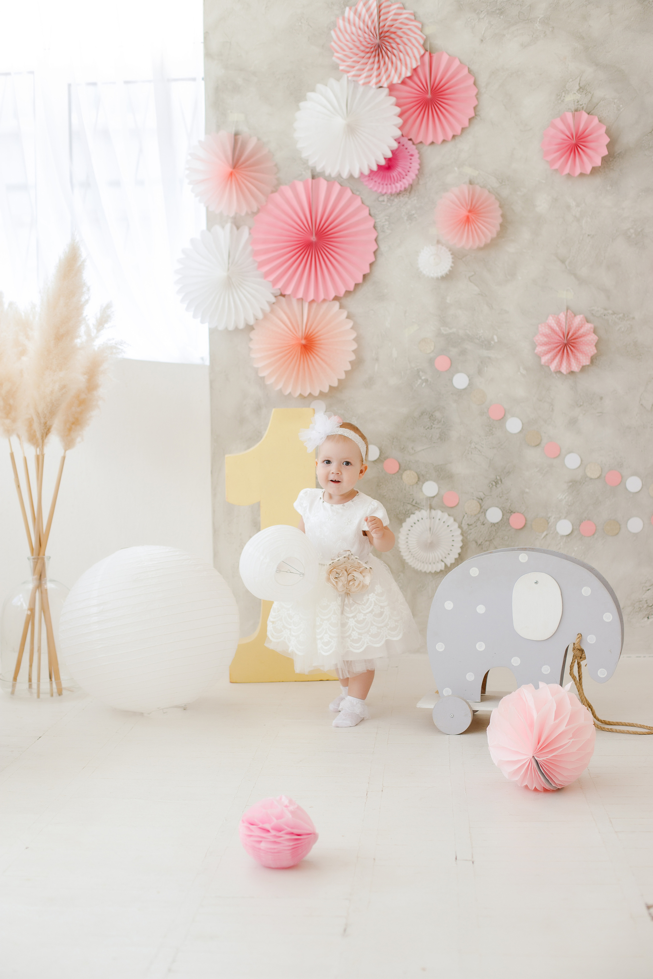 Семейная фотосессия в фотостудии и на природе в Твери. Свадебный и семейный фотограф в Твери и Тверской области