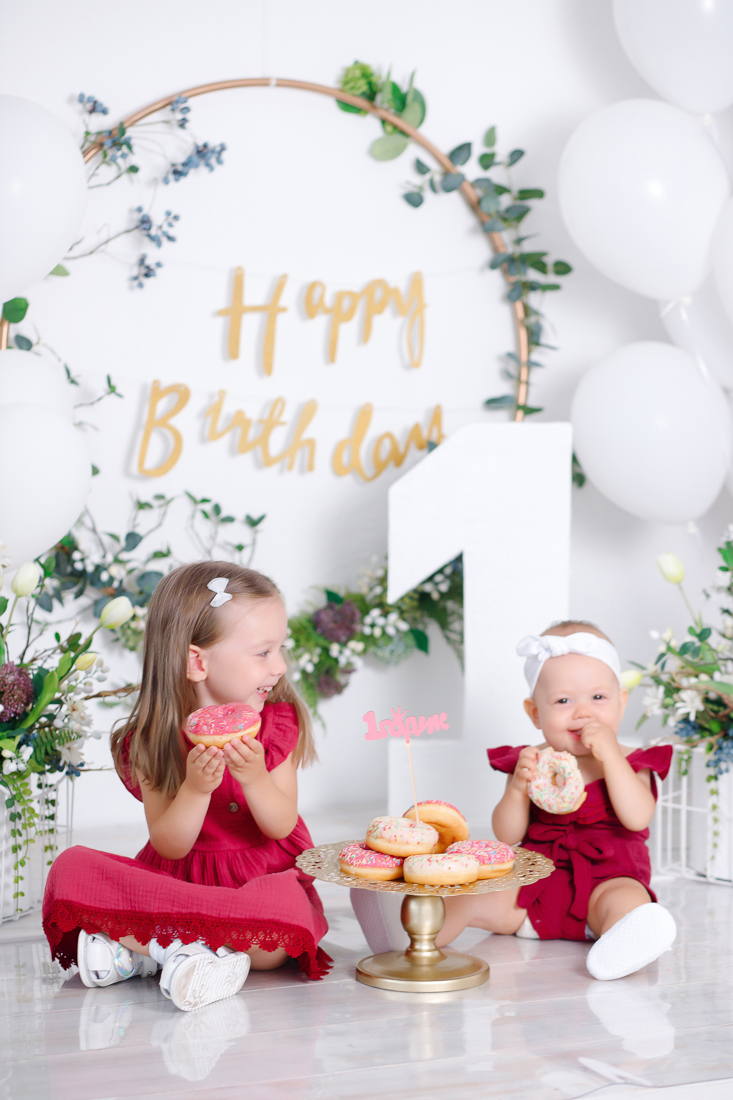 Семейная фотосессия в фотостудии и на природе в Твери. Свадебный и семейный фотограф в Твери и Тверской области