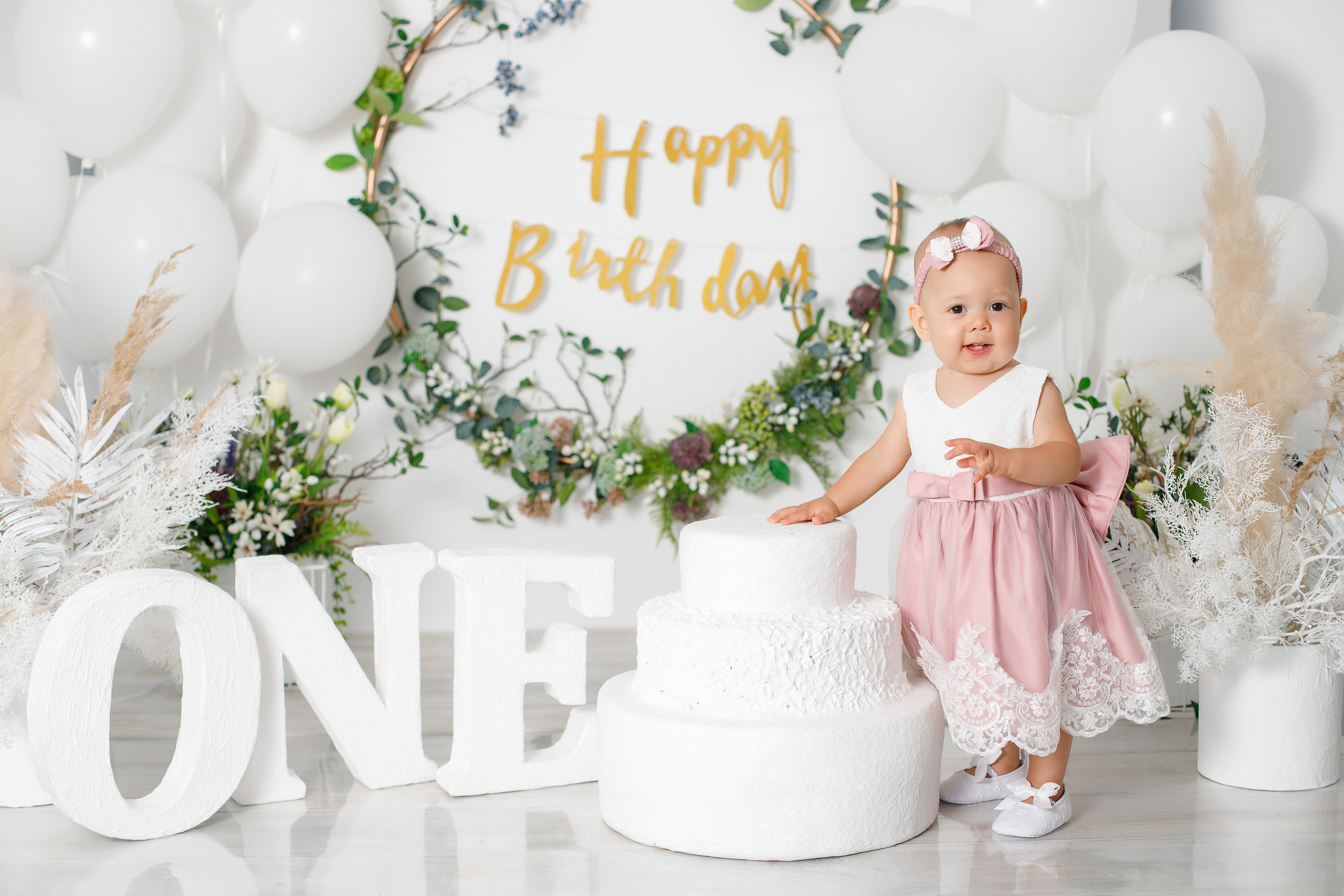 Семейная фотосессия в фотостудии и на природе в Твери. Свадебный и семейный фотограф в Твери и Тверской области