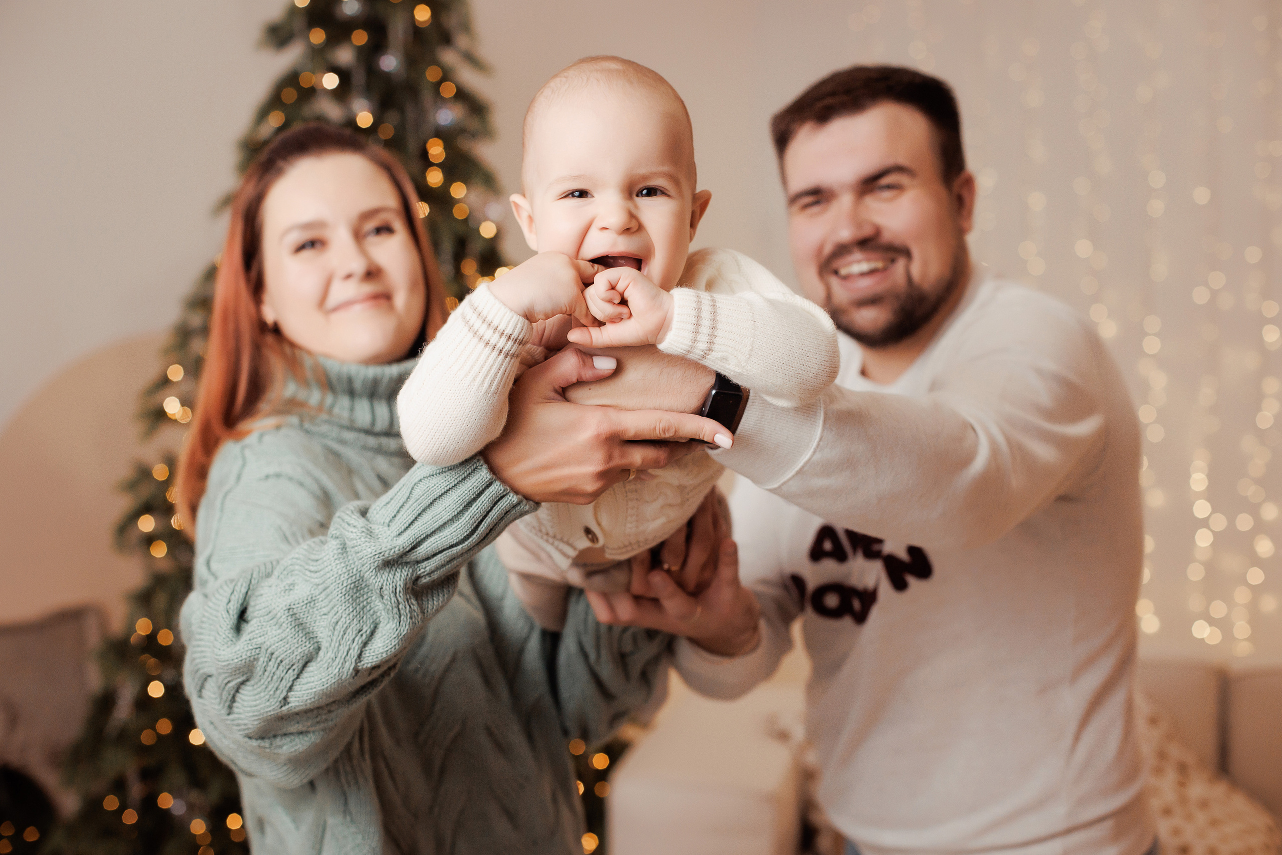 Семейная фотосессия в фотостудии и на природе в Твери. Свадебный и семейный фотограф в Твери и Тверской области