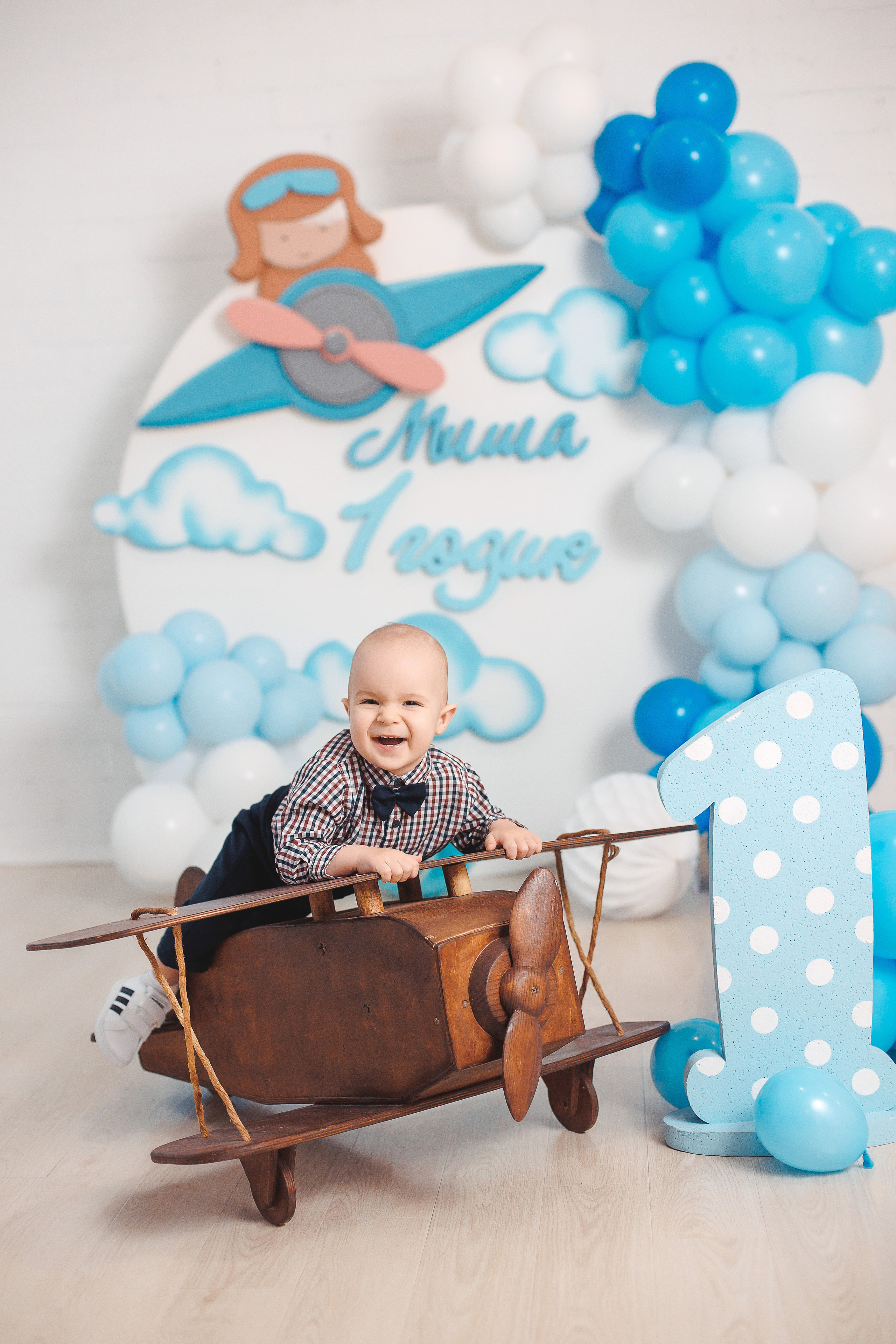 Семейная фотосессия в фотостудии и на природе в Твери. Свадебный и семейный фотограф в Твери и Тверской области