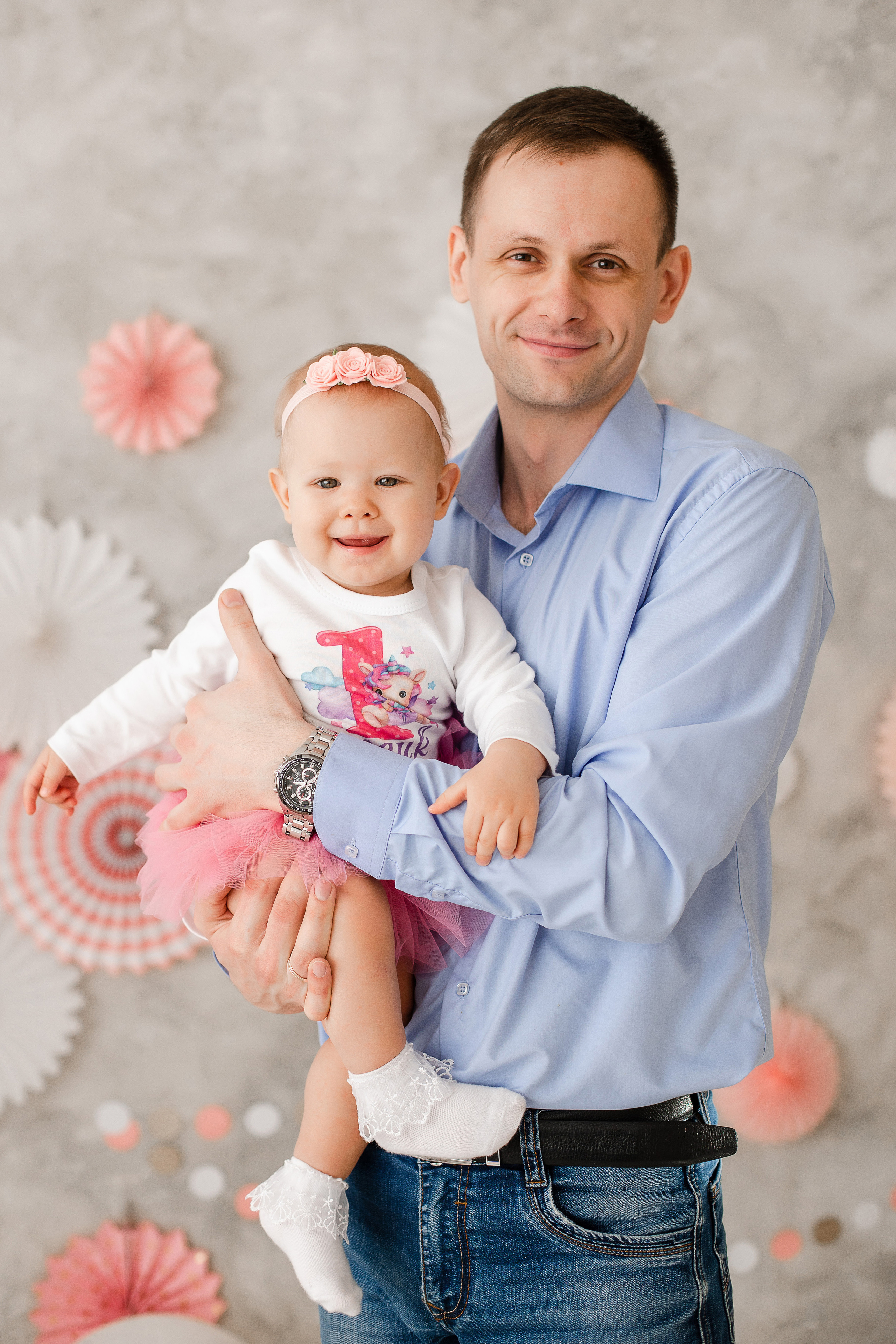 Семейная фотосессия в фотостудии и на природе в Твери. Свадебный и семейный фотограф в Твери и Тверской области