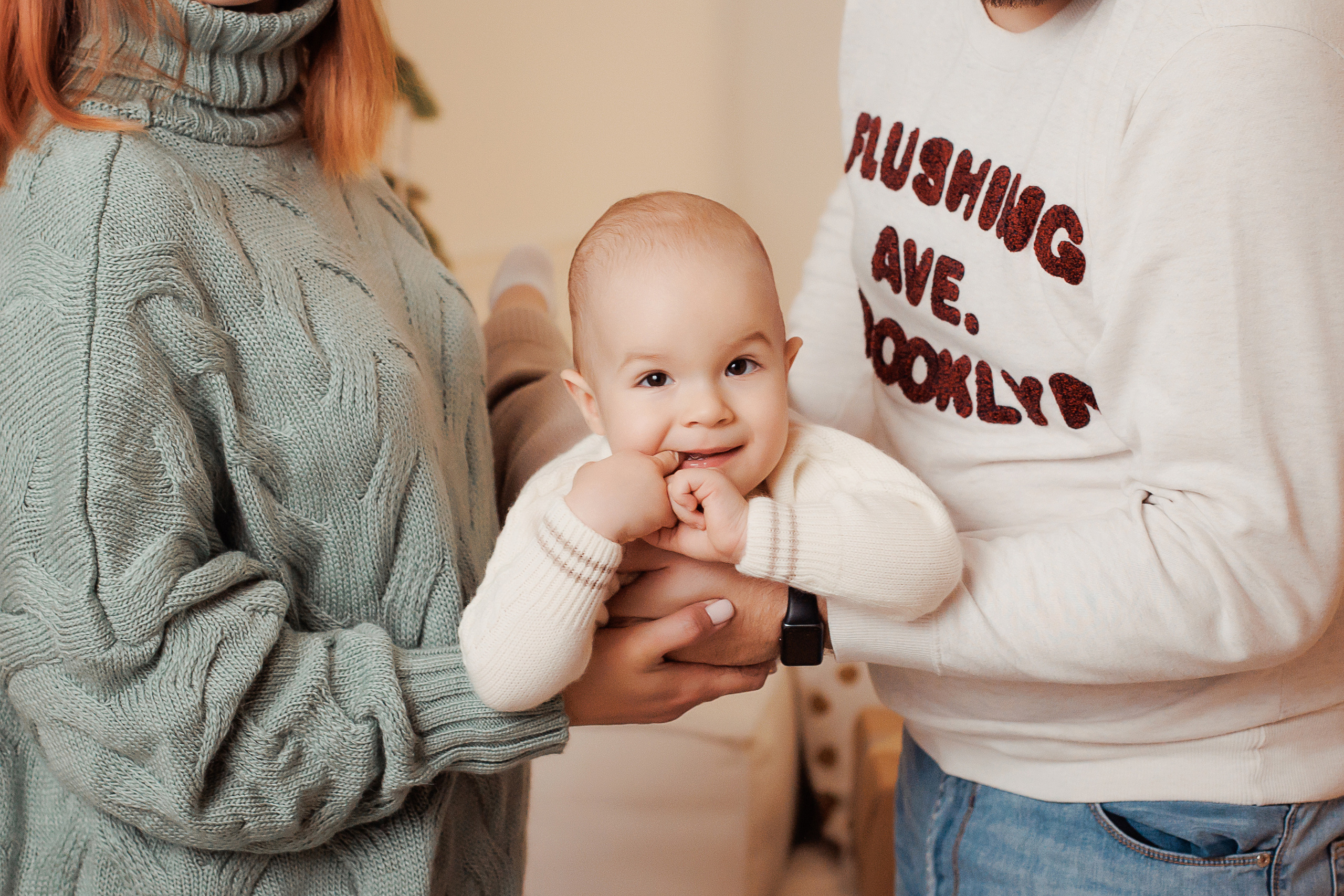 Семейная фотосессия в фотостудии и на природе в Твери. Свадебный и семейный фотограф в Твери и Тверской области
