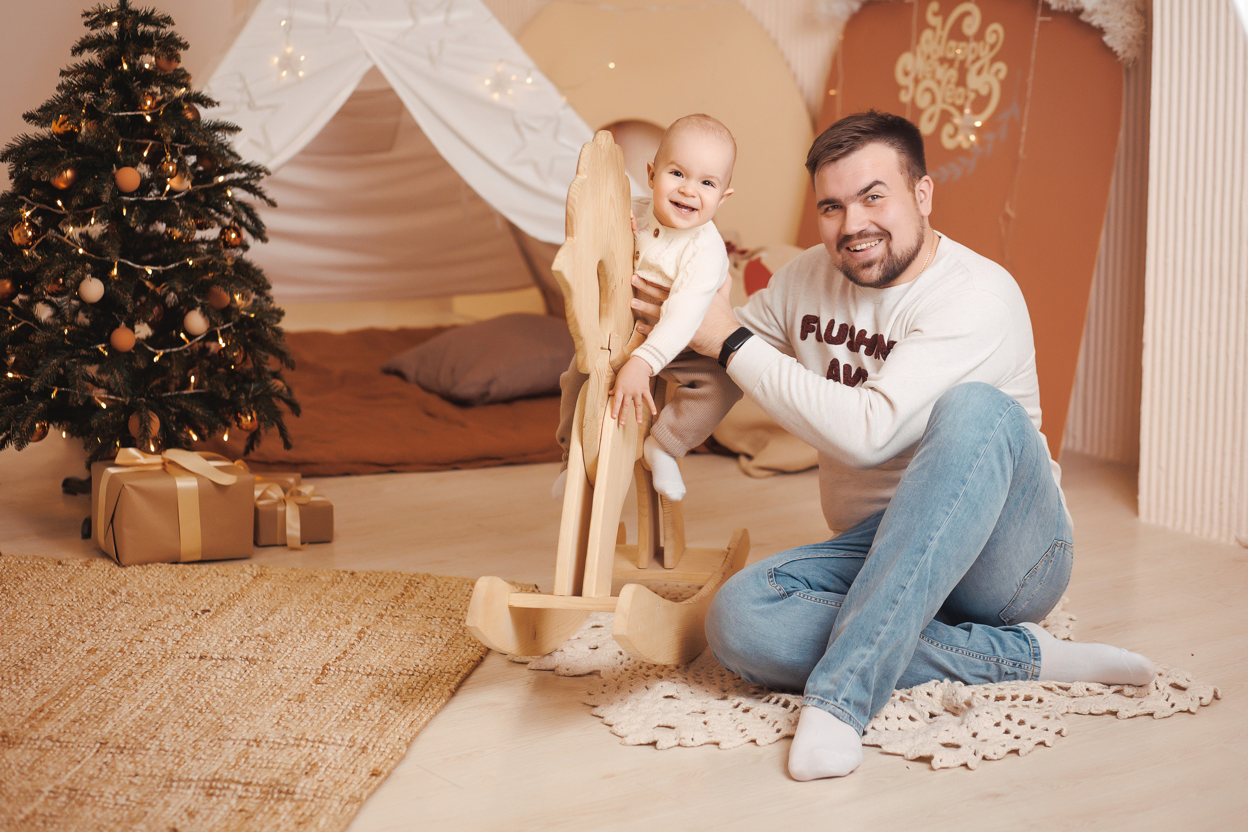 Семейная фотосессия в фотостудии и на природе в Твери. Свадебный и семейный фотограф в Твери и Тверской области