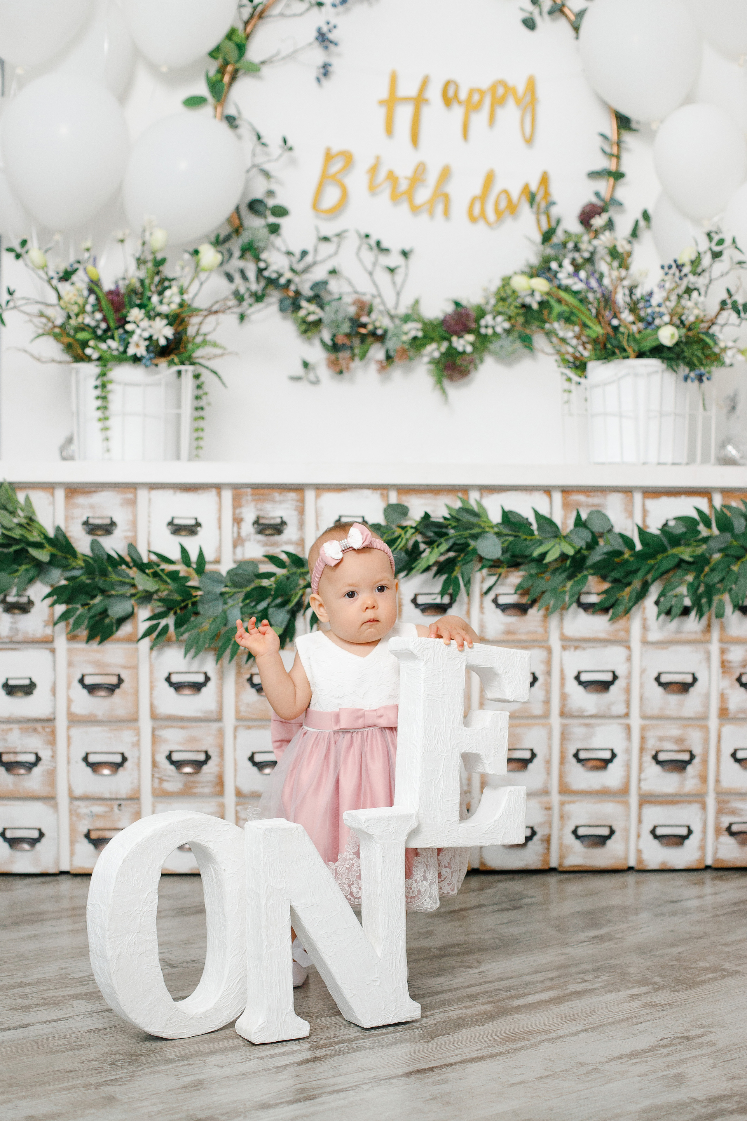 Семейная фотосессия в фотостудии и на природе в Твери. Свадебный и семейный фотограф в Твери и Тверской области