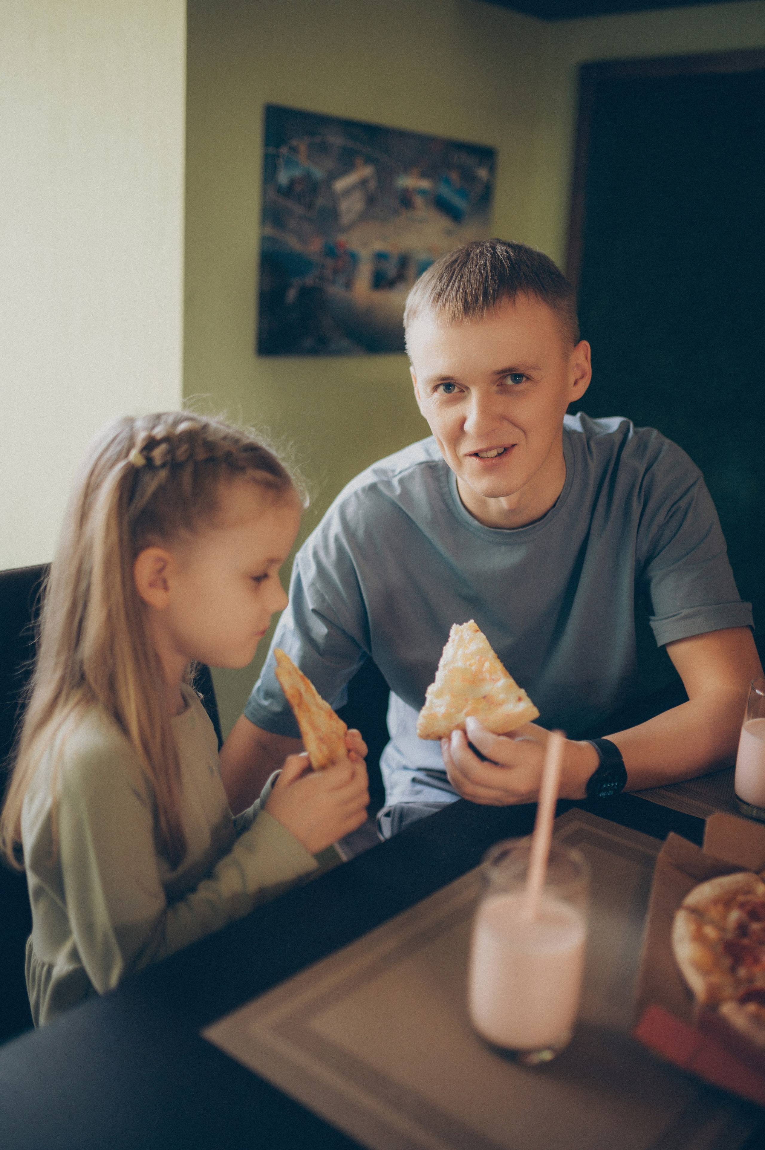Тася, Соня, Женя и Илья (новогодняя домашняя). Фотограф, г. Лесной Свердловской области