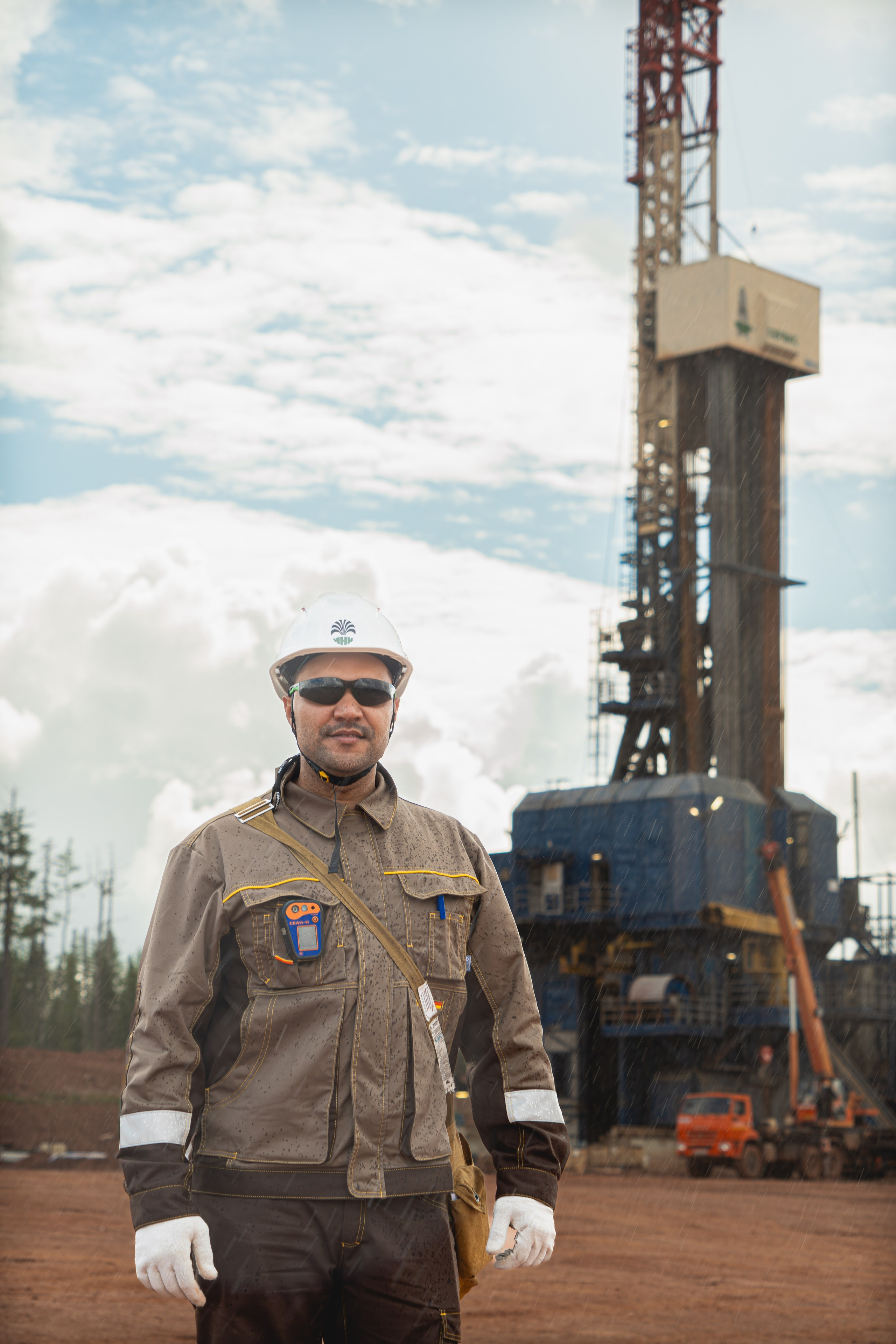 Репортажная (документальная) фотография. Занимаюсь профессиональной фотографией и живу рядом с Байкалом. Работаю в разных жанрах