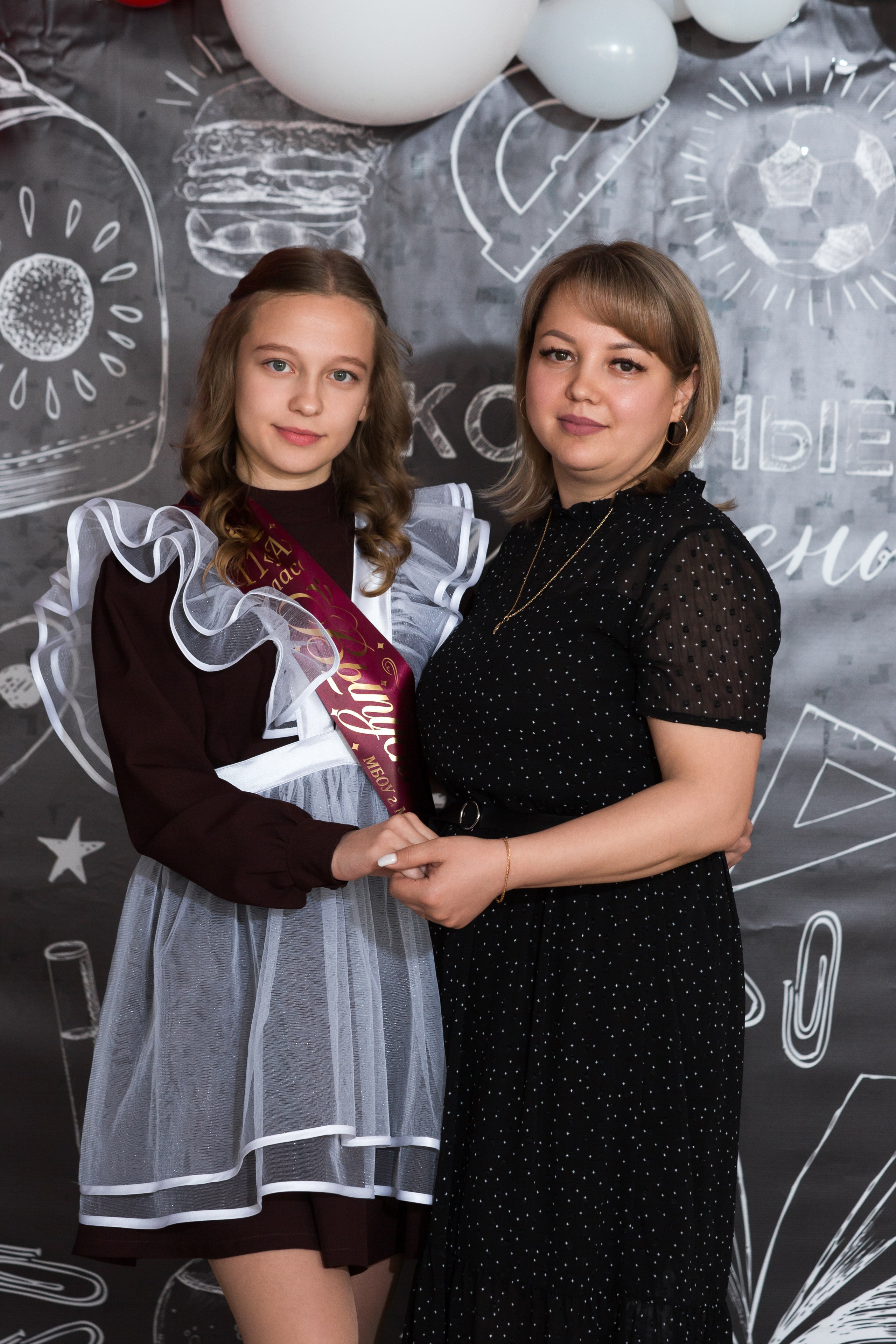 ФОТОСЕССИЯ С РОДИТЕЛЯМИ «ПОСЛЕДНИЙ ЗВОНОК — 2025» 9 ШКОЛА Г.МЦЕНСК. ТВОЙ АЛЬБОМ / ТВОИ ПРАВИЛА