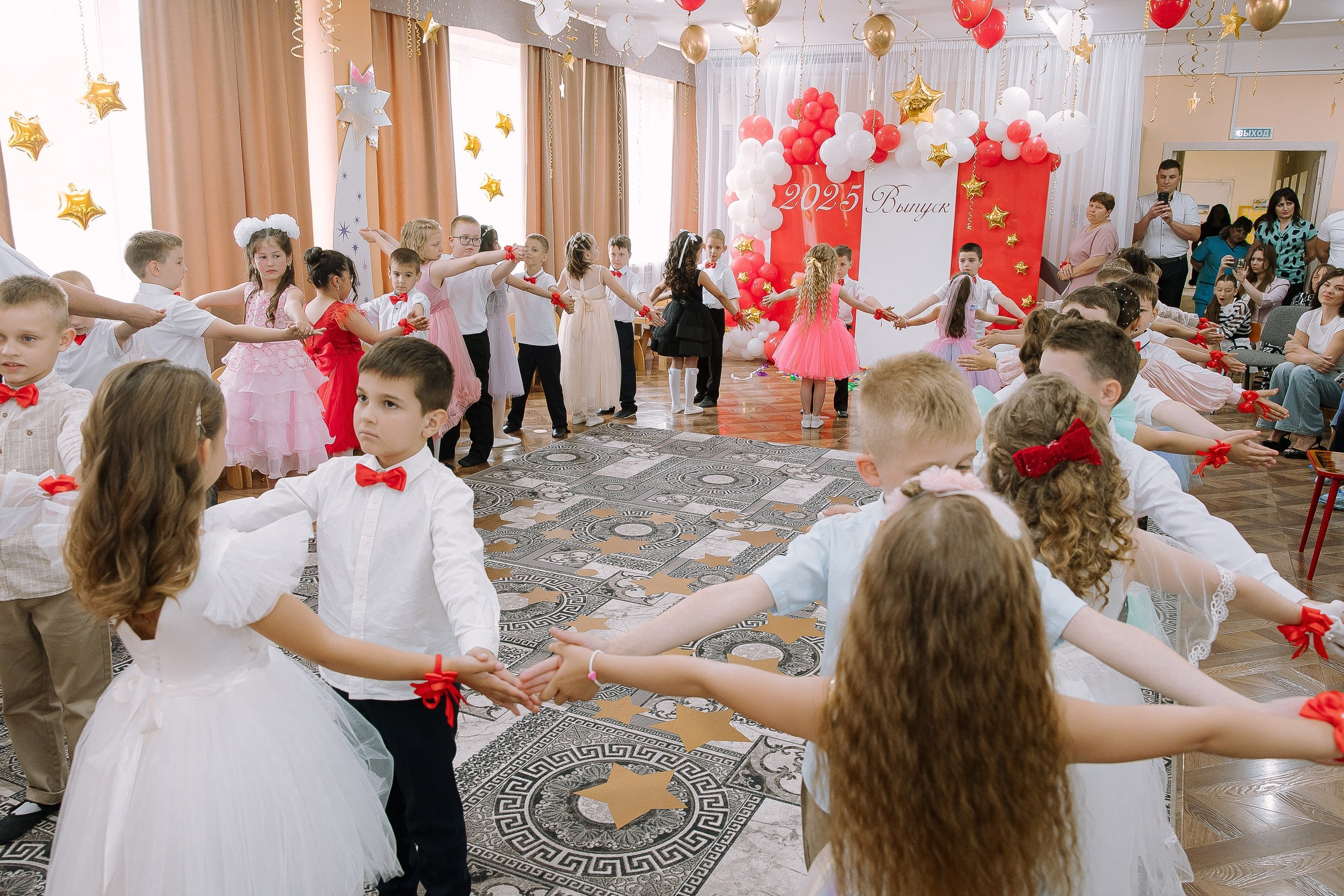 Выпускной в ДС 26. Выпускные альбомы Натальи Бутко: Новороссийск, Анапа, Геленджик