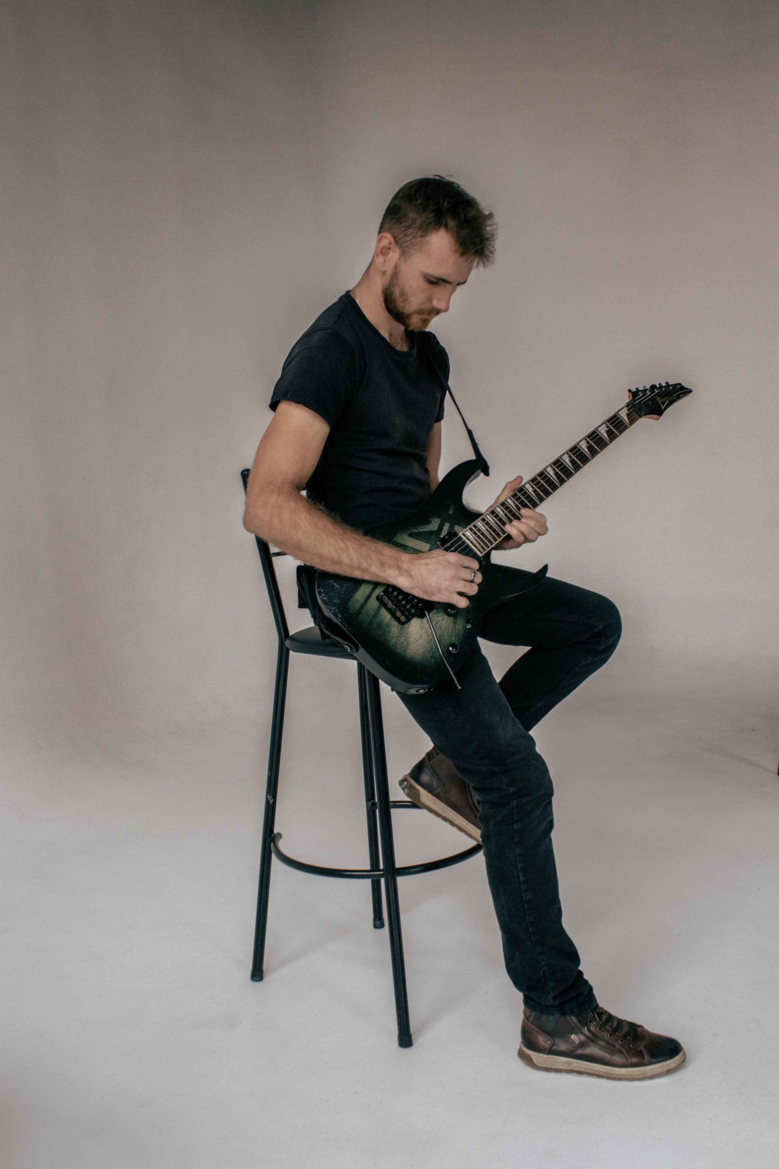 СТУДИЯ. Уличный фотограф Города N