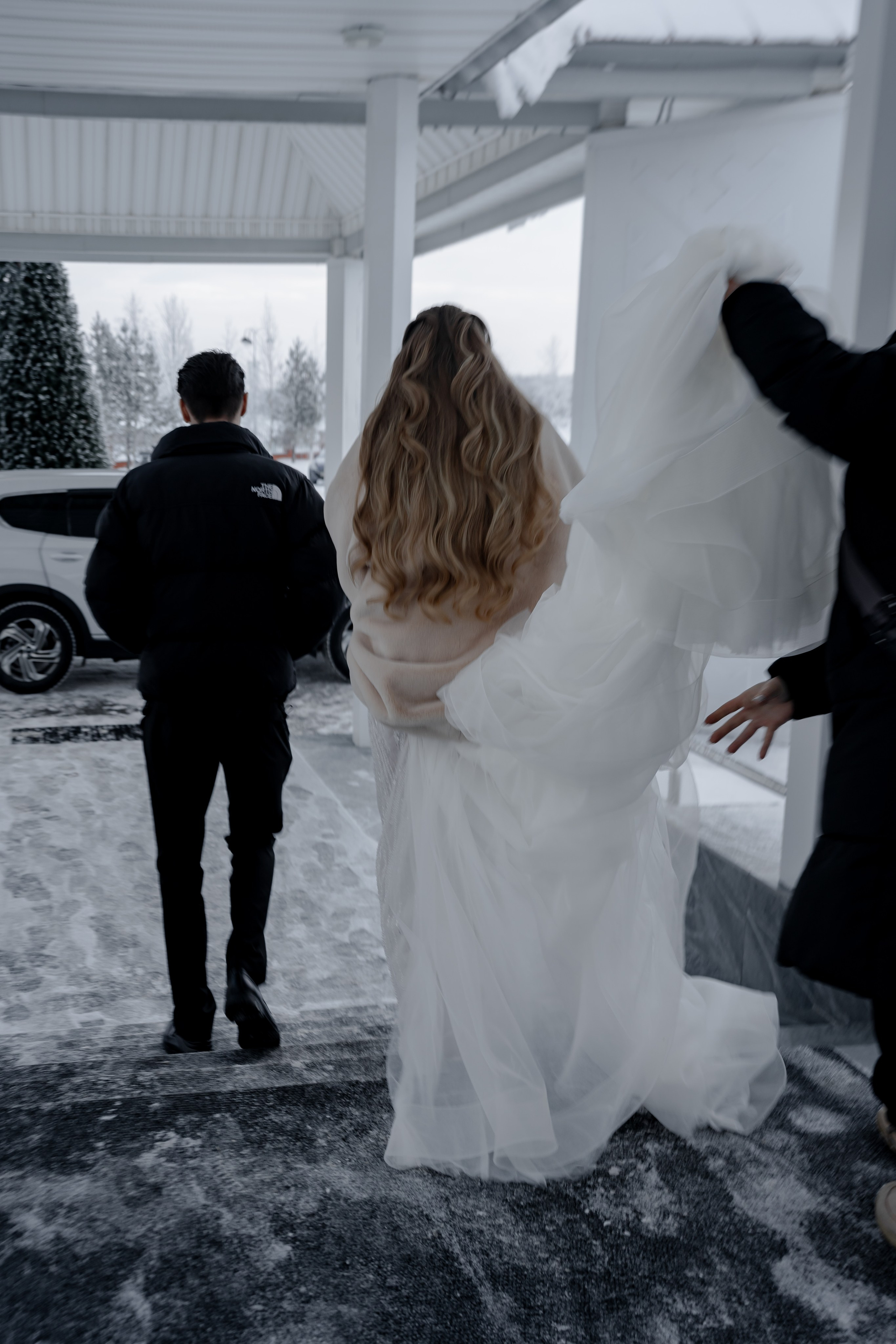 СВАДЕБНАЯ СЬЕМКА СБОРОВ В ОТЕЛЕ И ВЫЕЗД НА ЦЕРЕМОНИЮ (СНЯТО В СИБИРЕ В НИЖНЕВАРТОВСКЕ)М. Профессиональный фотограф, Санкт-Петербург — Виктория Богомолова