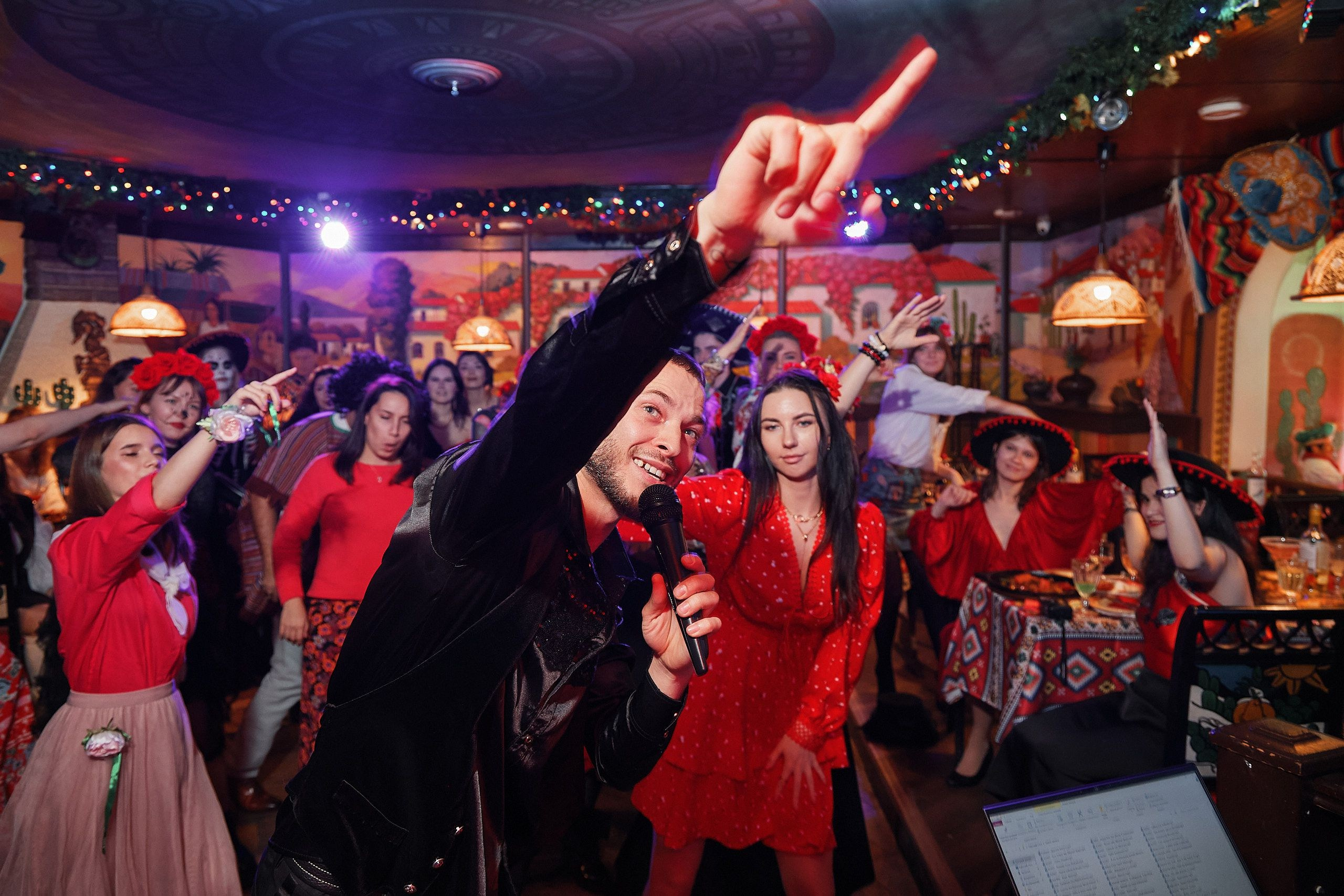 Корпоратив. В мексиканском стиле. Фотограф Валерий Сабрам