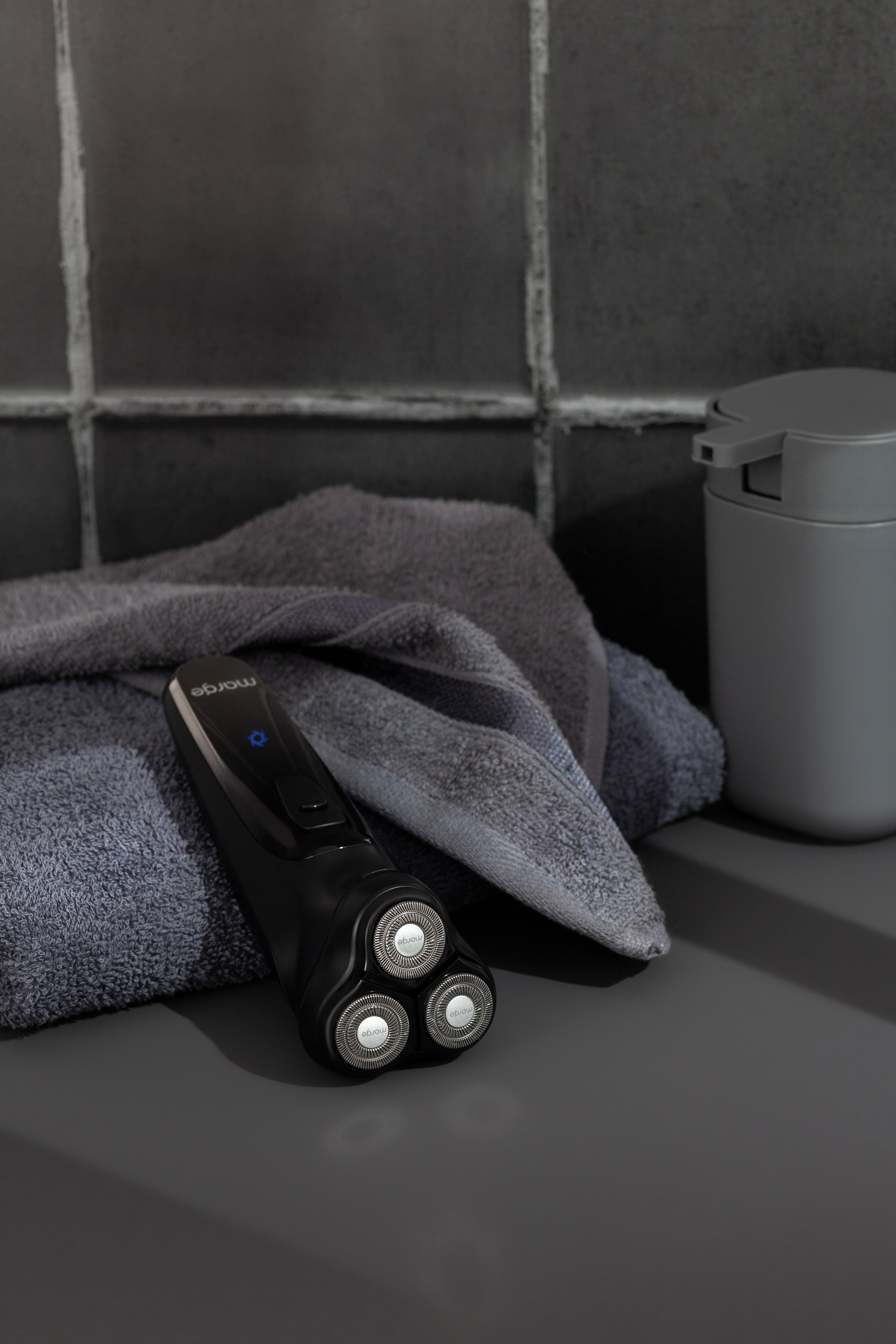 Ретушь фотографий косметических аппаратов | Студия SVITHART