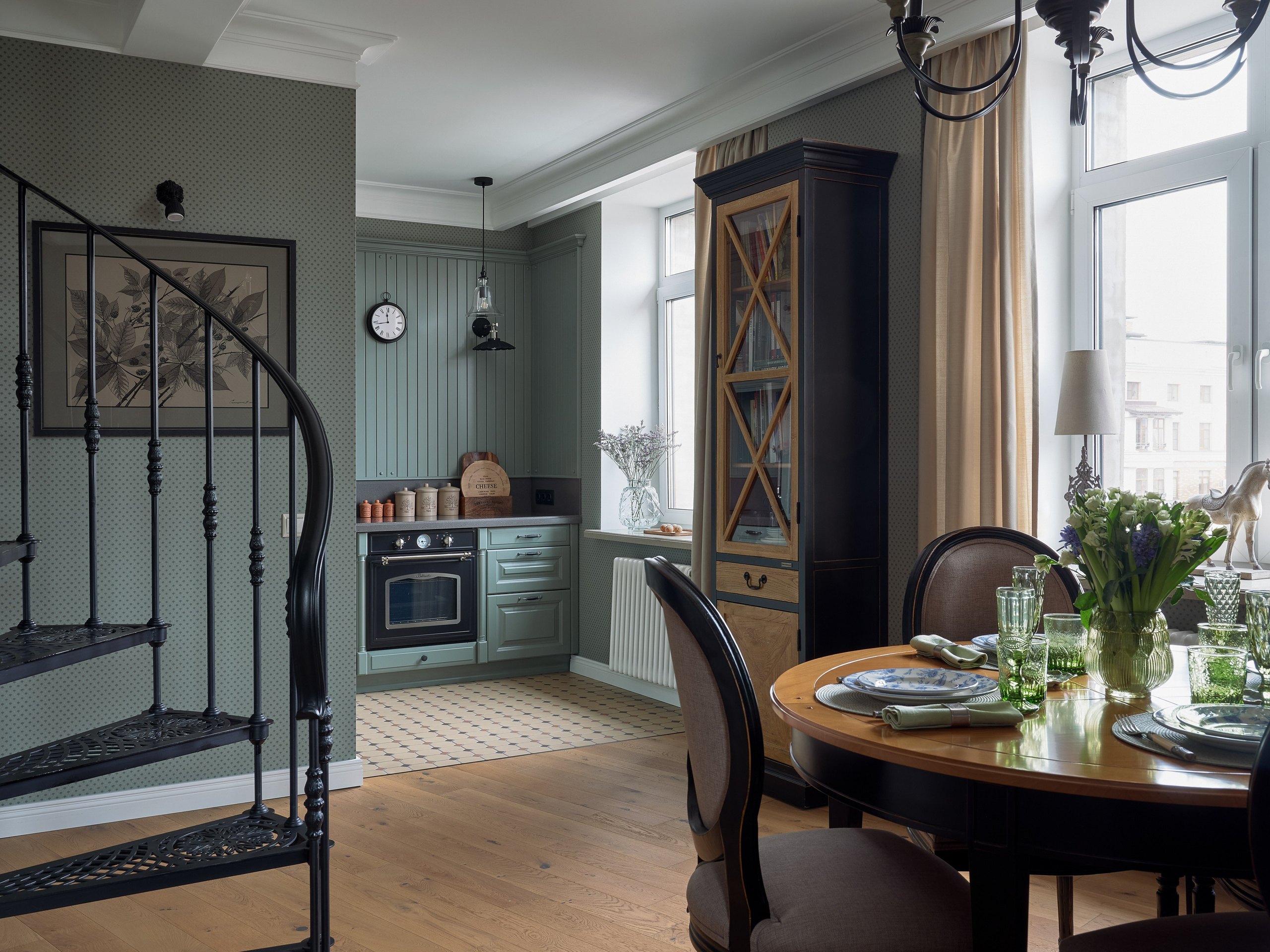 Таун-хаус с ажурной винтовой лестницей. Фотограф Наталья Вершинина