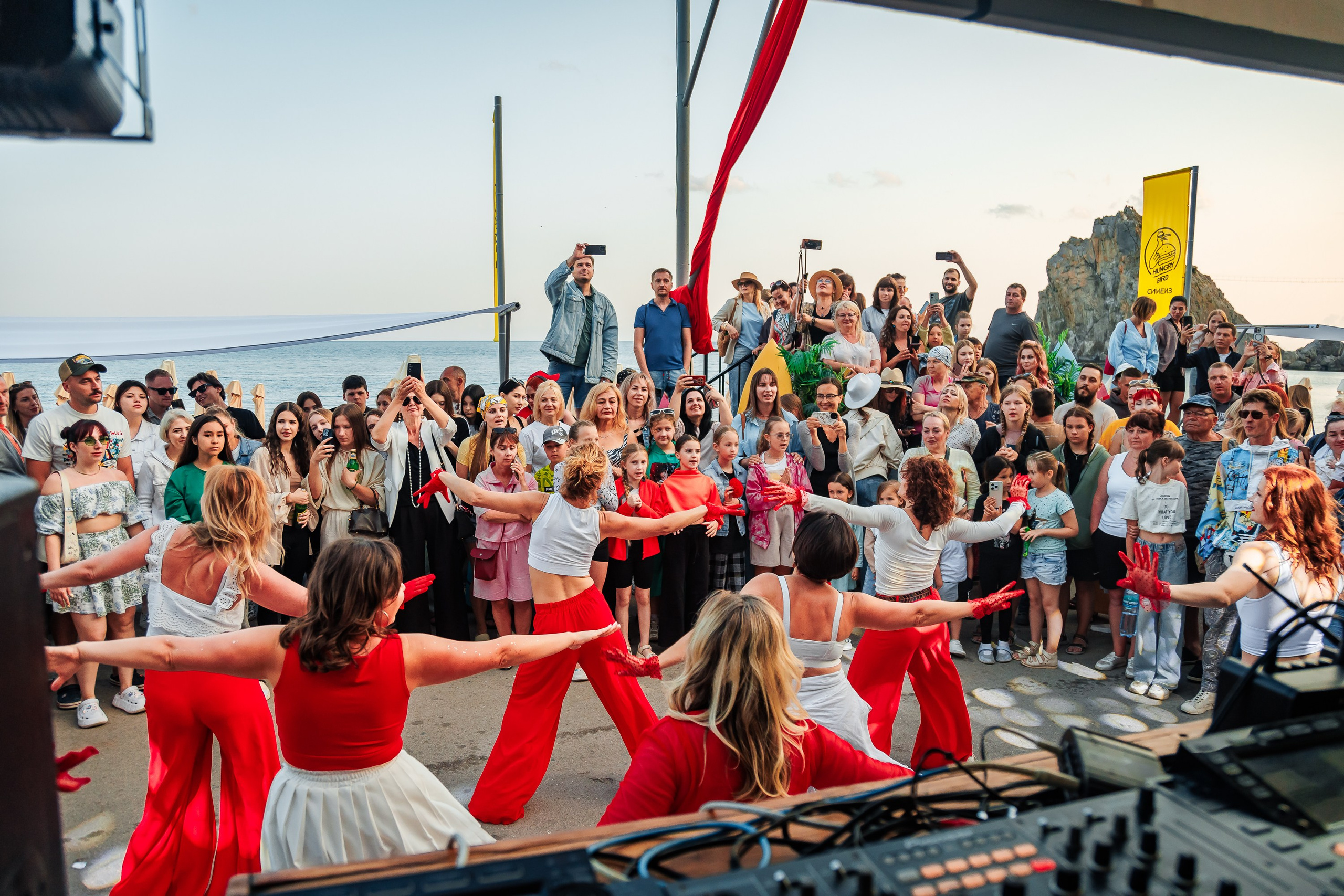 Открытие сезона в HUNGRY BIRD_Симеиз_Крым_14.06.2025. Аминов Руслан | Фотограф