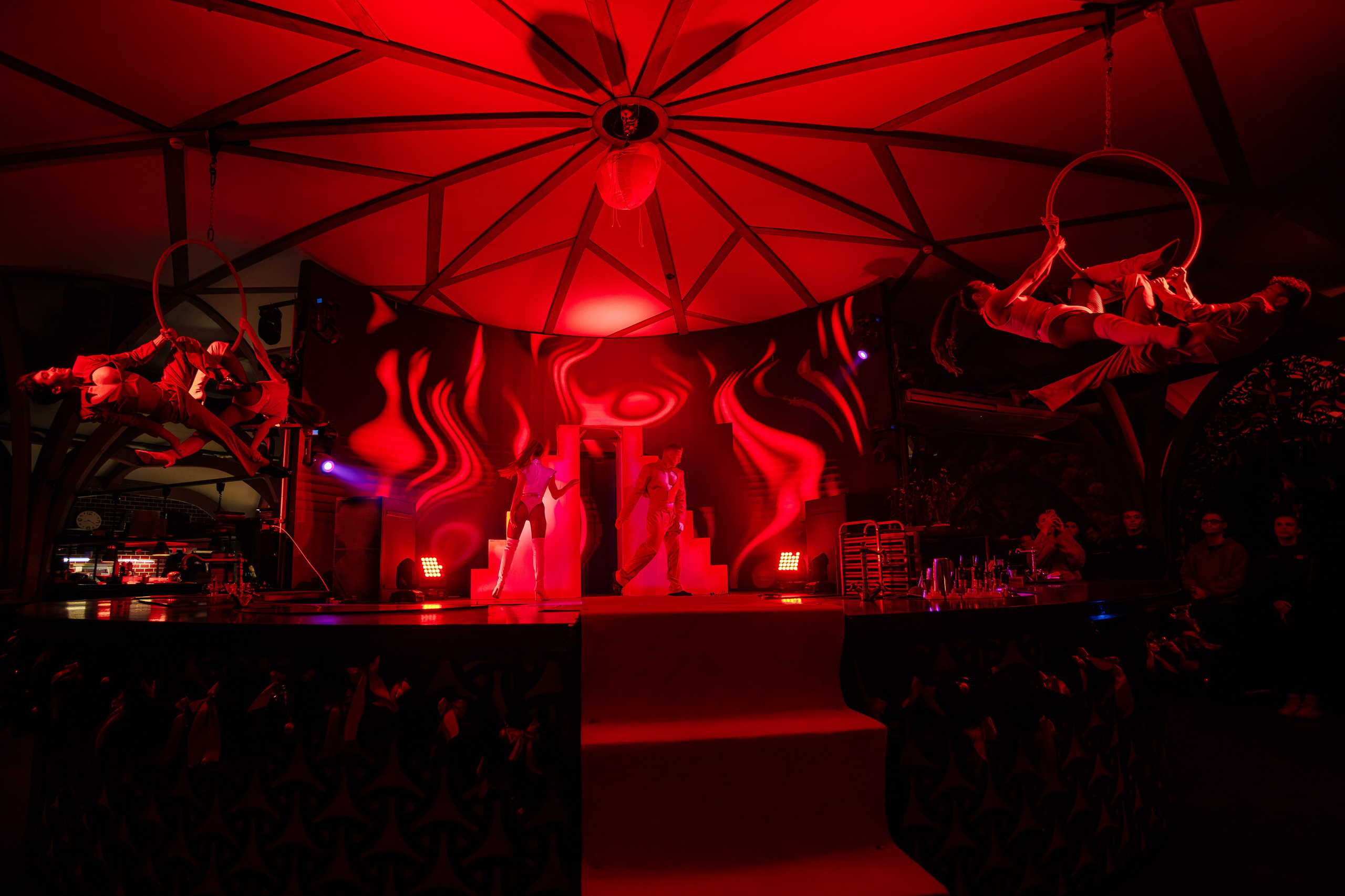 Городской корпоратив в PTIZZA_Ялта_29.12.2025. Аминов Руслан | Фотограф