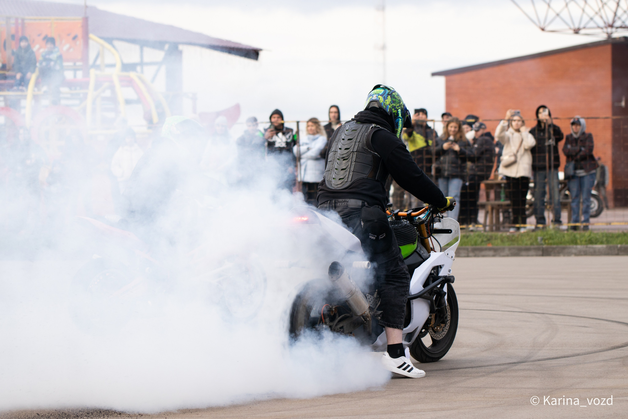 Выступление команды МОТО ШОУ SMT (Стантрайдинг, мотошоу). Репортажный фотограф в Москве и Зеленограде Karina-vozd