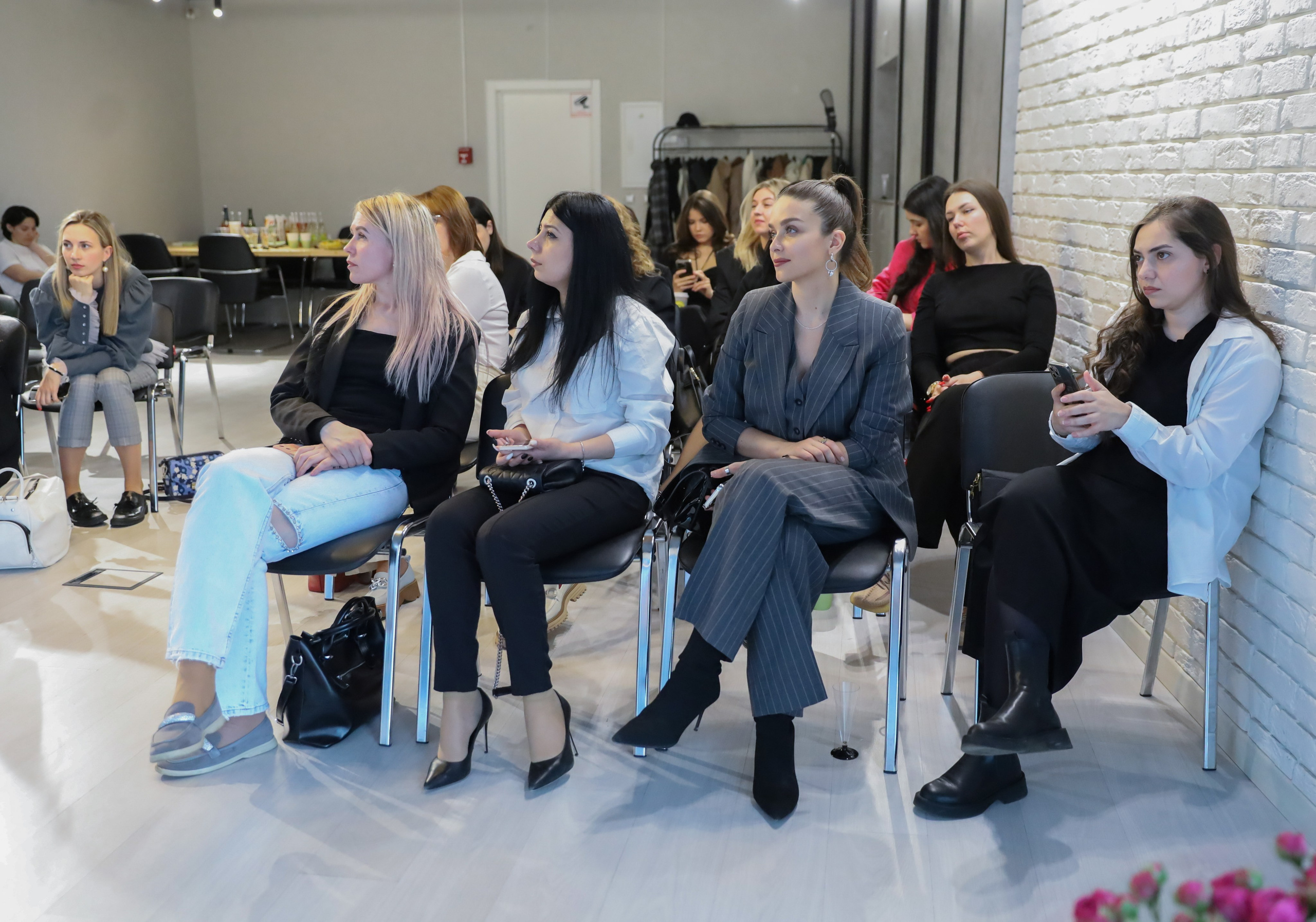 КОНФЕРЕНЦИЯ ВЫПУСКНИКОВ ШКОЛЫ ПРОДЮСИРОВАНИЯ АННЫ НОВИКОВОЙ. Фотограф мероприятий Ирина Каширина