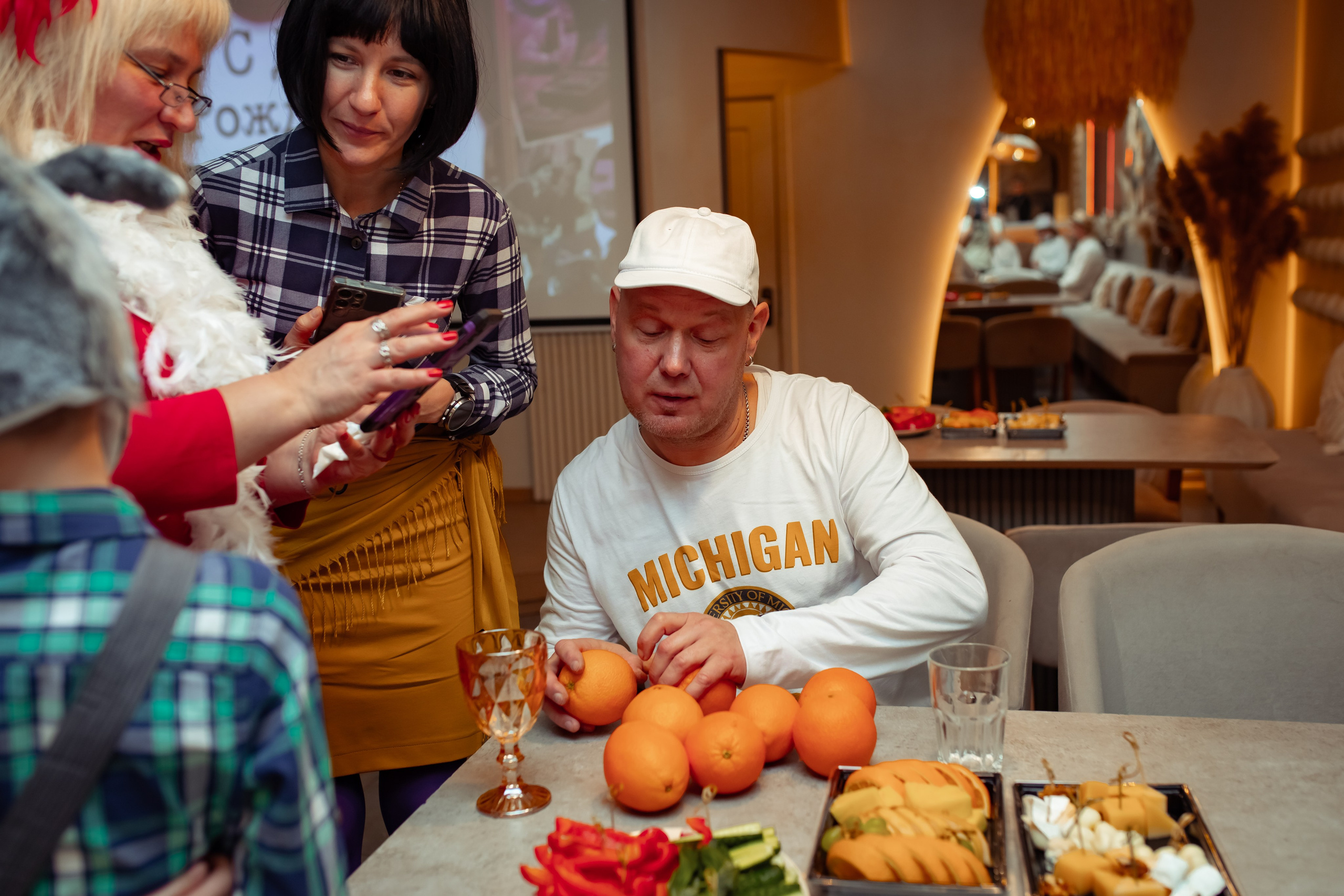 Юбилей Анны в стиле Гайдая. Семейный и детский фотограф в Москве Дорогова Екатерина