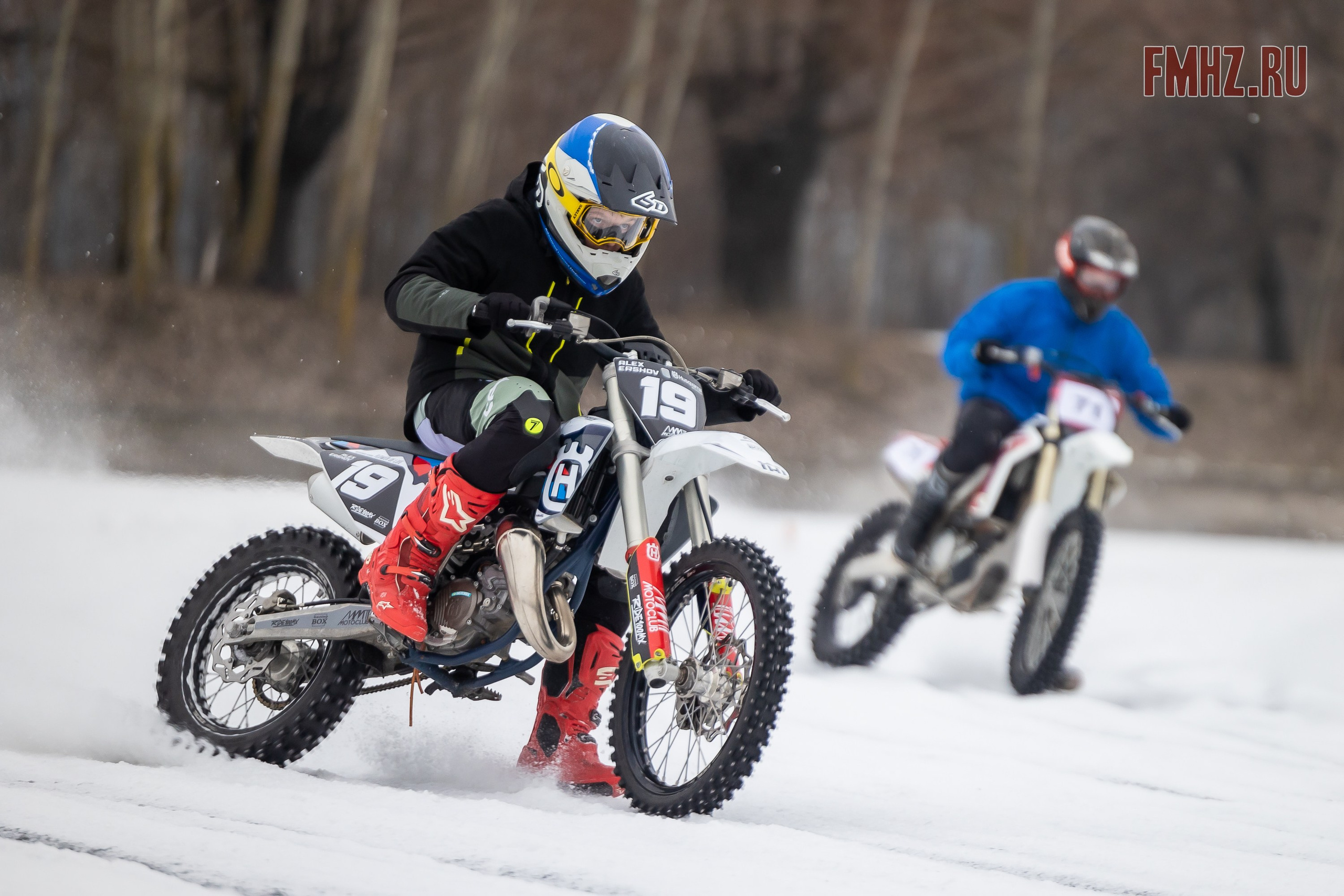 Первый этап Кубка МФР по мотокроссу на льду Большого Крылатского пруда в Москве. 8 февраля 2025 г. Фотограф Владимир Охрименко