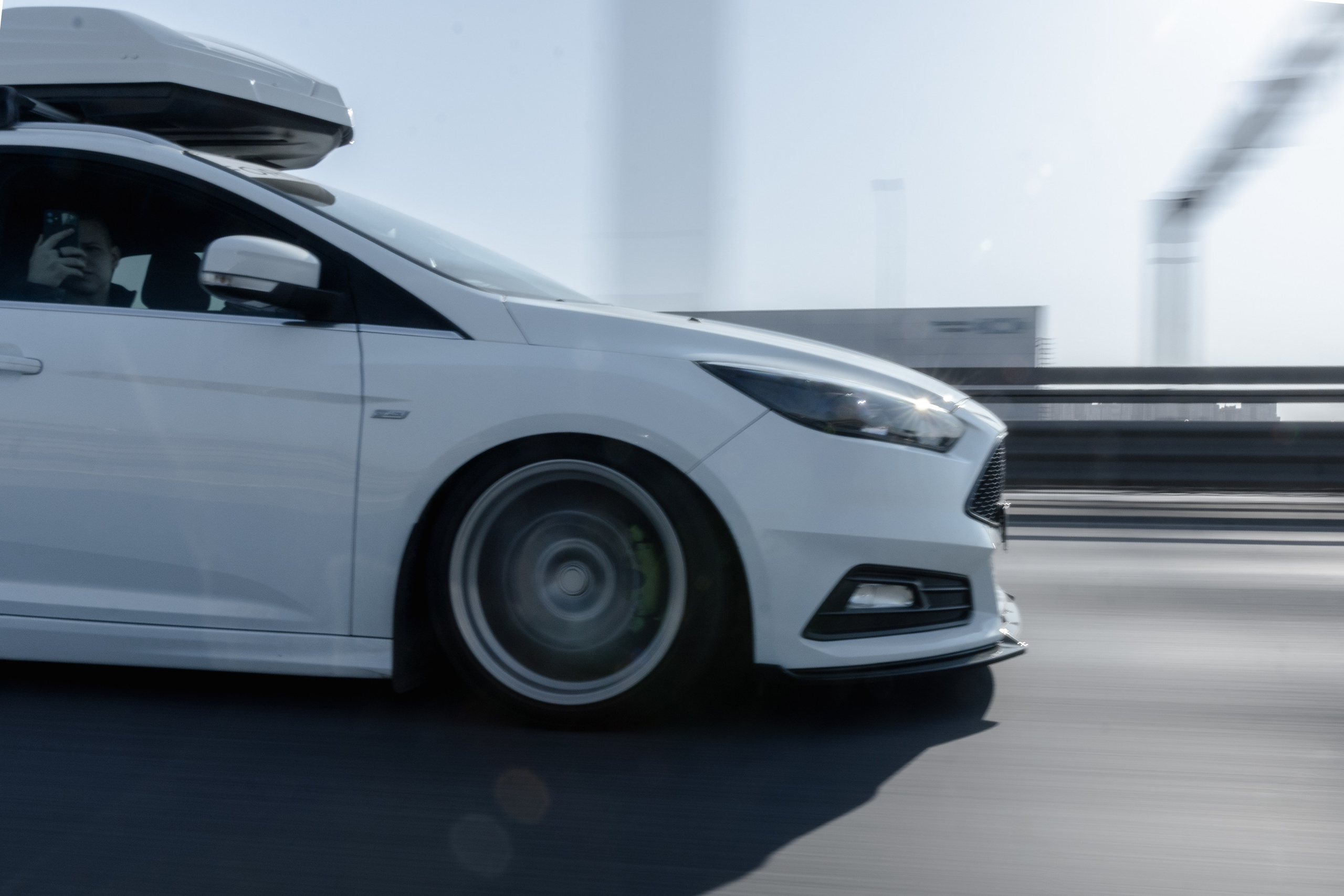 FORD FOCUS STANCE. Opasnophoto