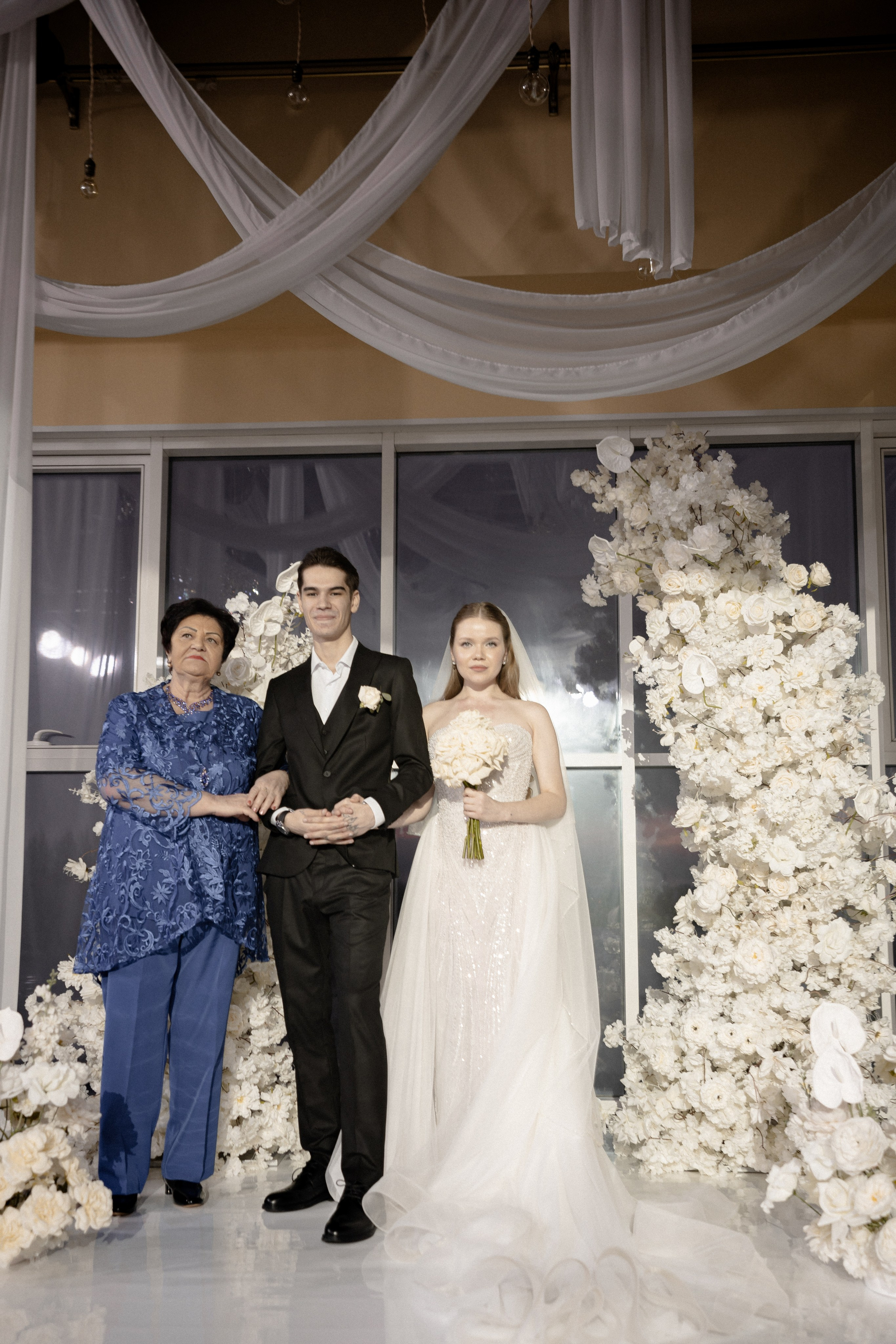 СВАДЕБНАЯ СЬЕМКА СБОРОВ В ОТЕЛЕ И ВЫЕЗД НА ЦЕРЕМОНИЮ (СНЯТО В СИБИРЕ В НИЖНЕВАРТОВСКЕ). Профессиональный фотограф, Санкт-Петербург — Виктория Богомолова